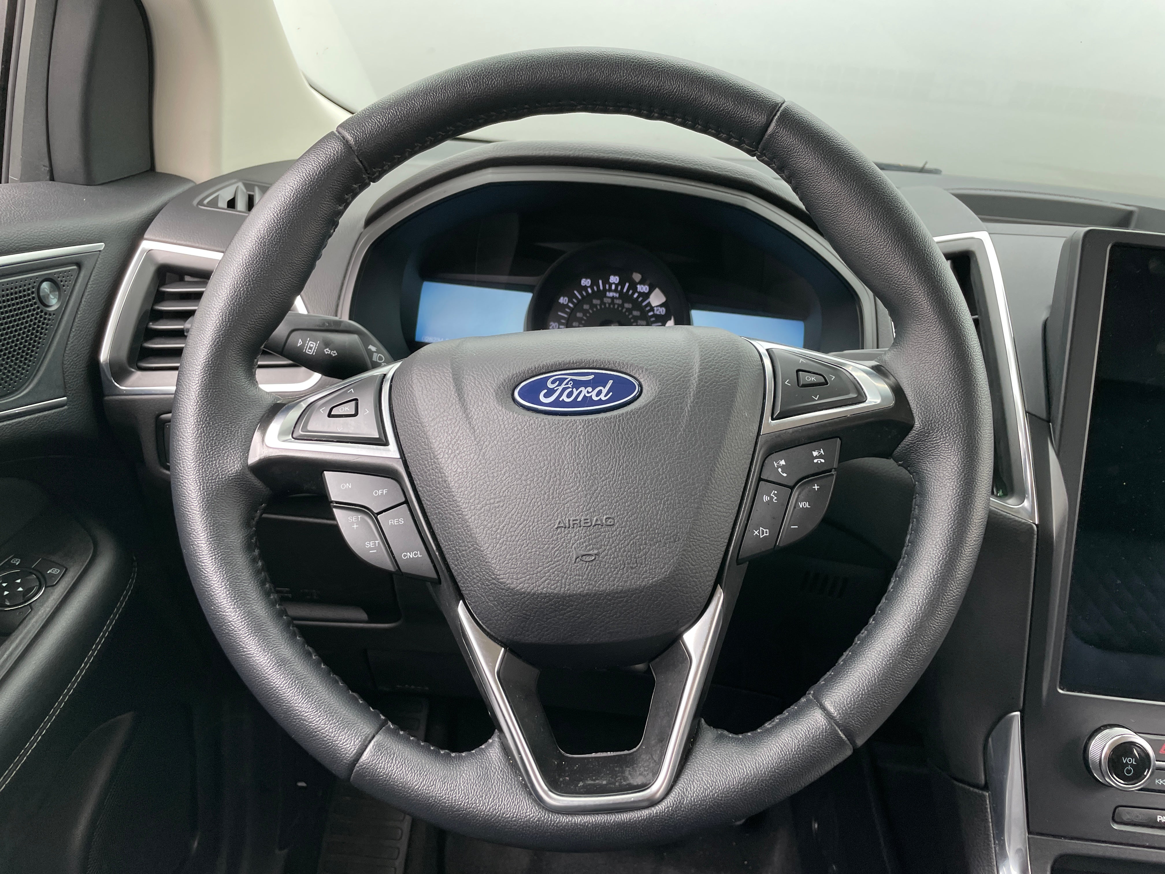 2024 Ford Edge Titanium 4