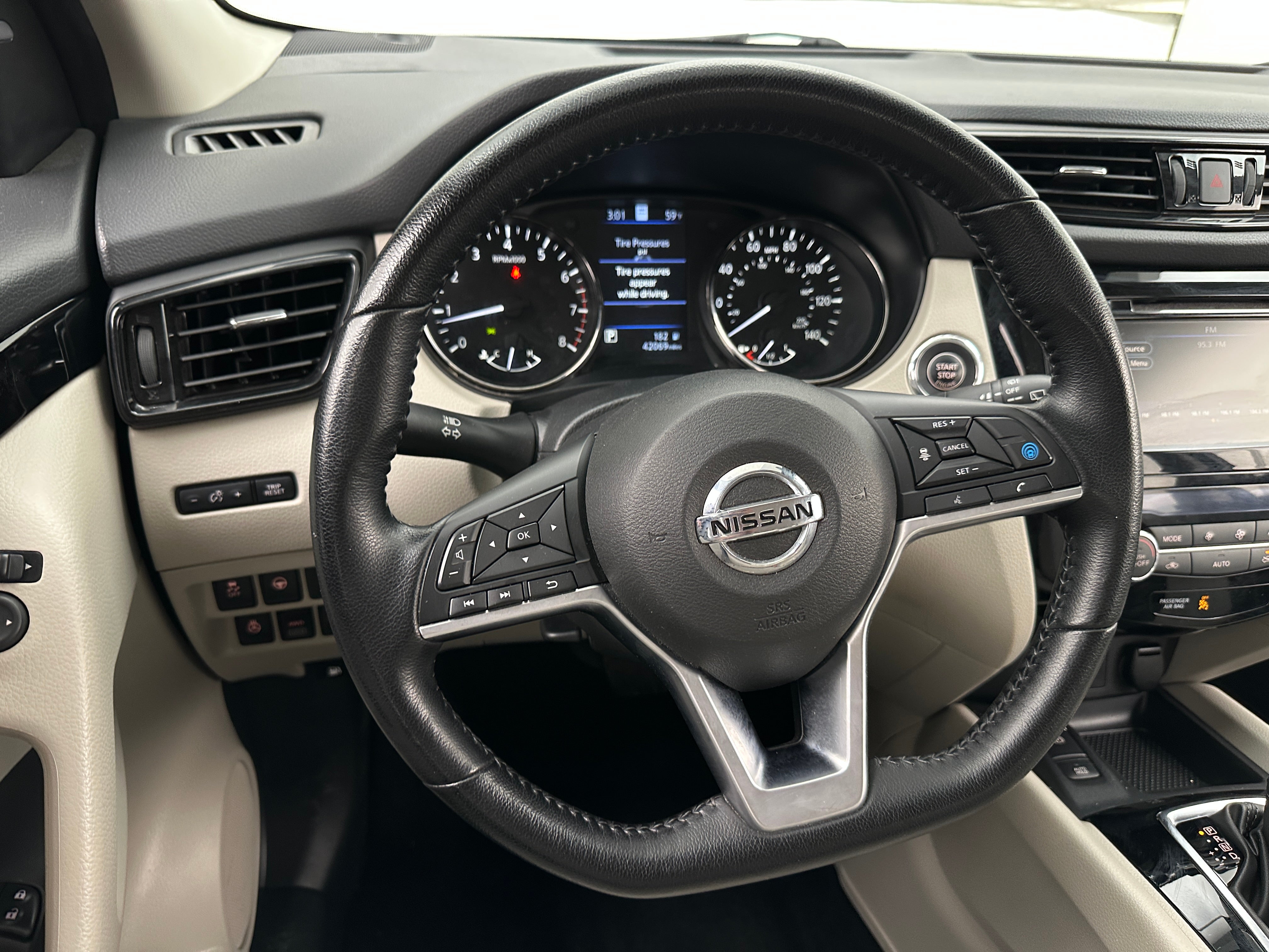2022 Nissan Rogue Sport SL 4