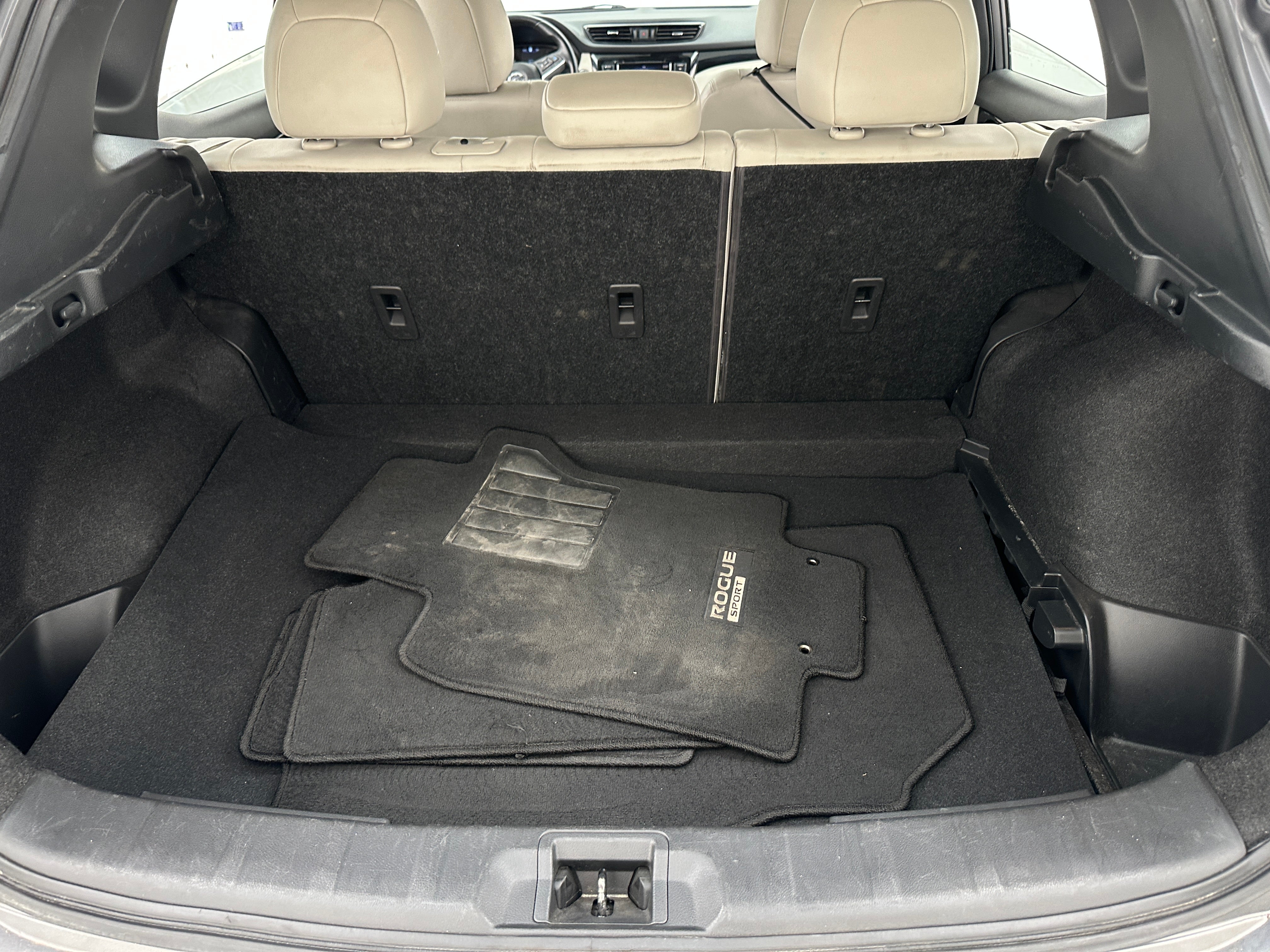 2022 Nissan Rogue Sport SL 6