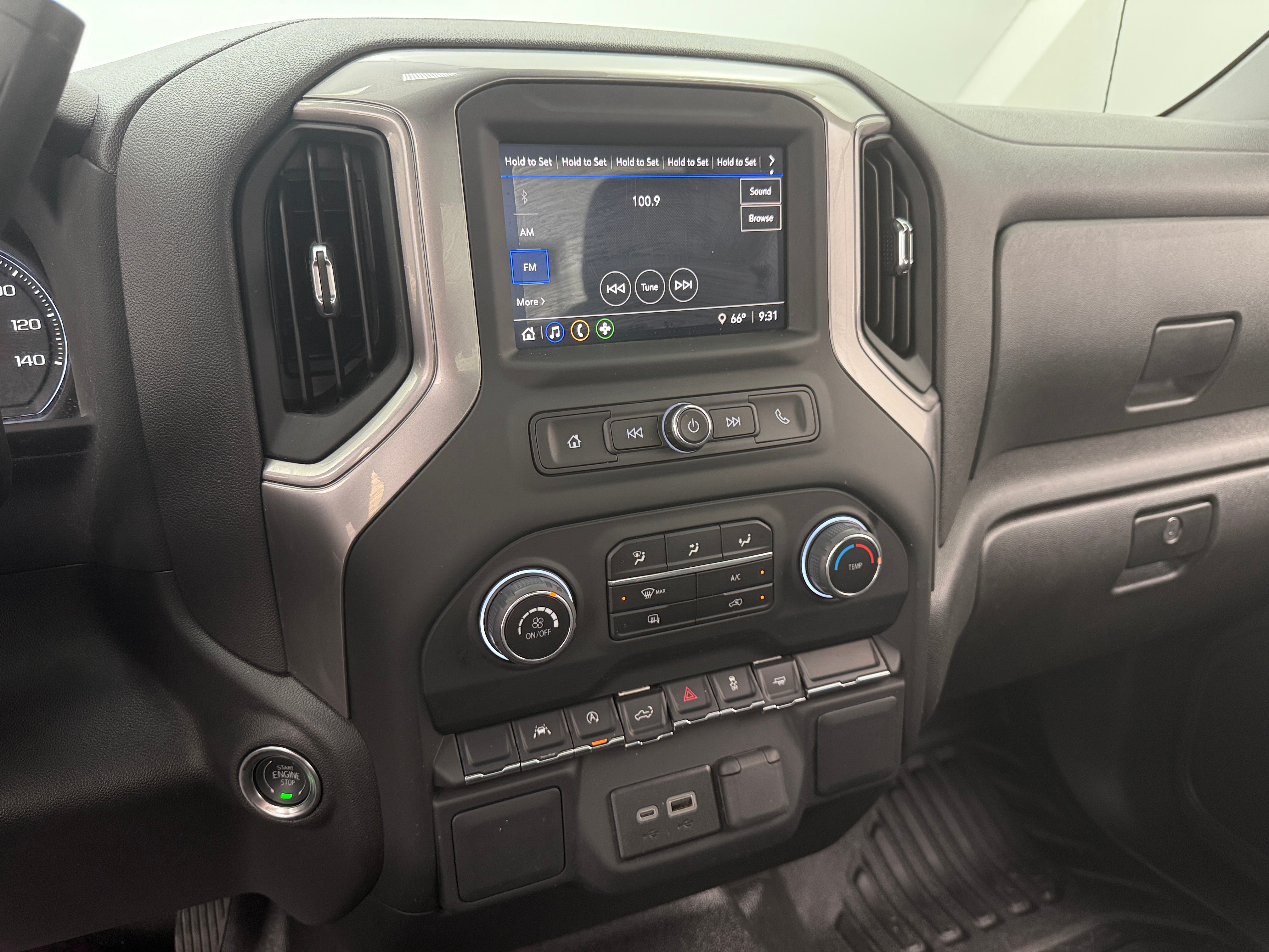 2024 Chevrolet Silverado 1500 Work Truck 3