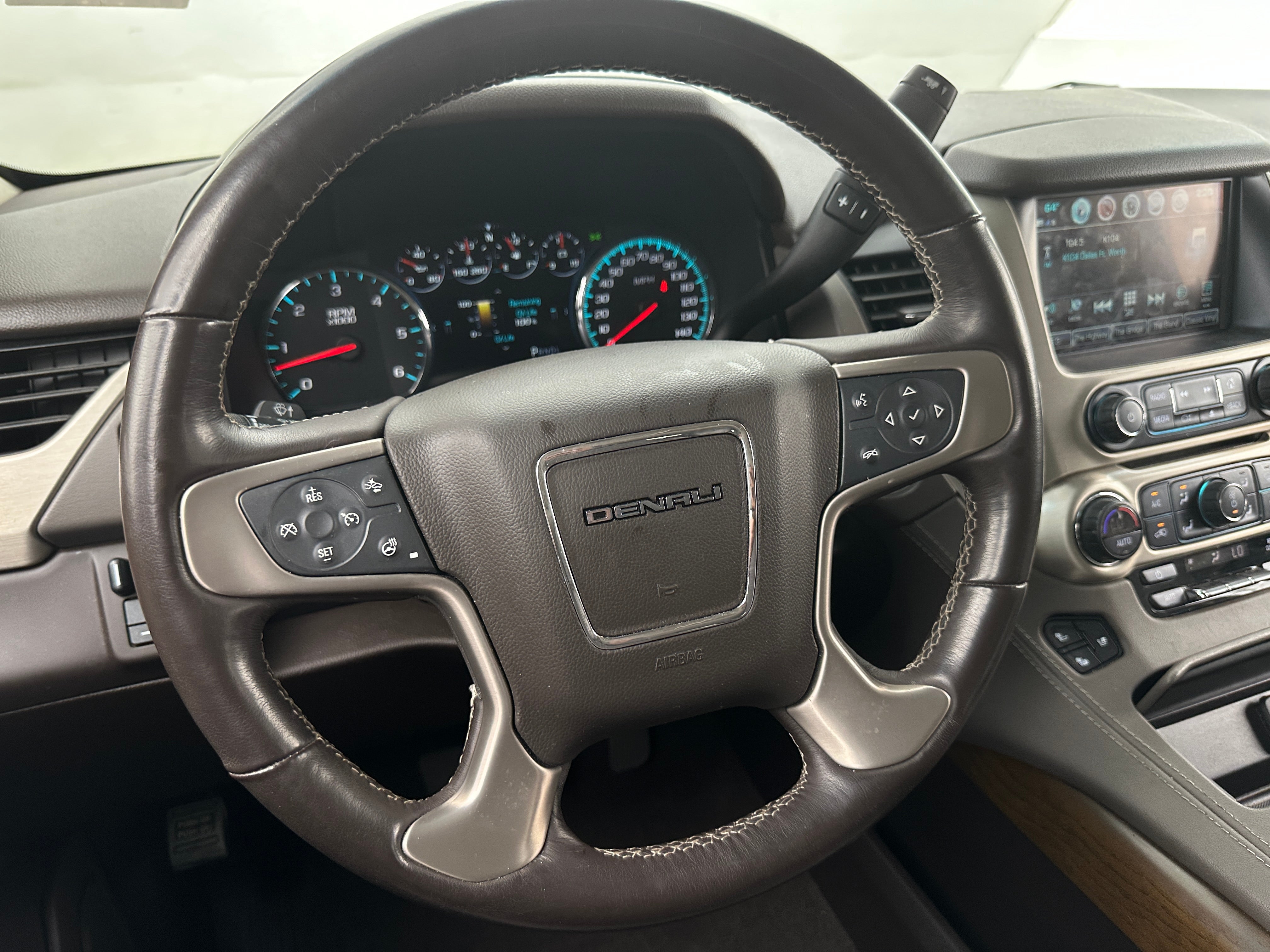 2020 GMC Yukon Denali 4