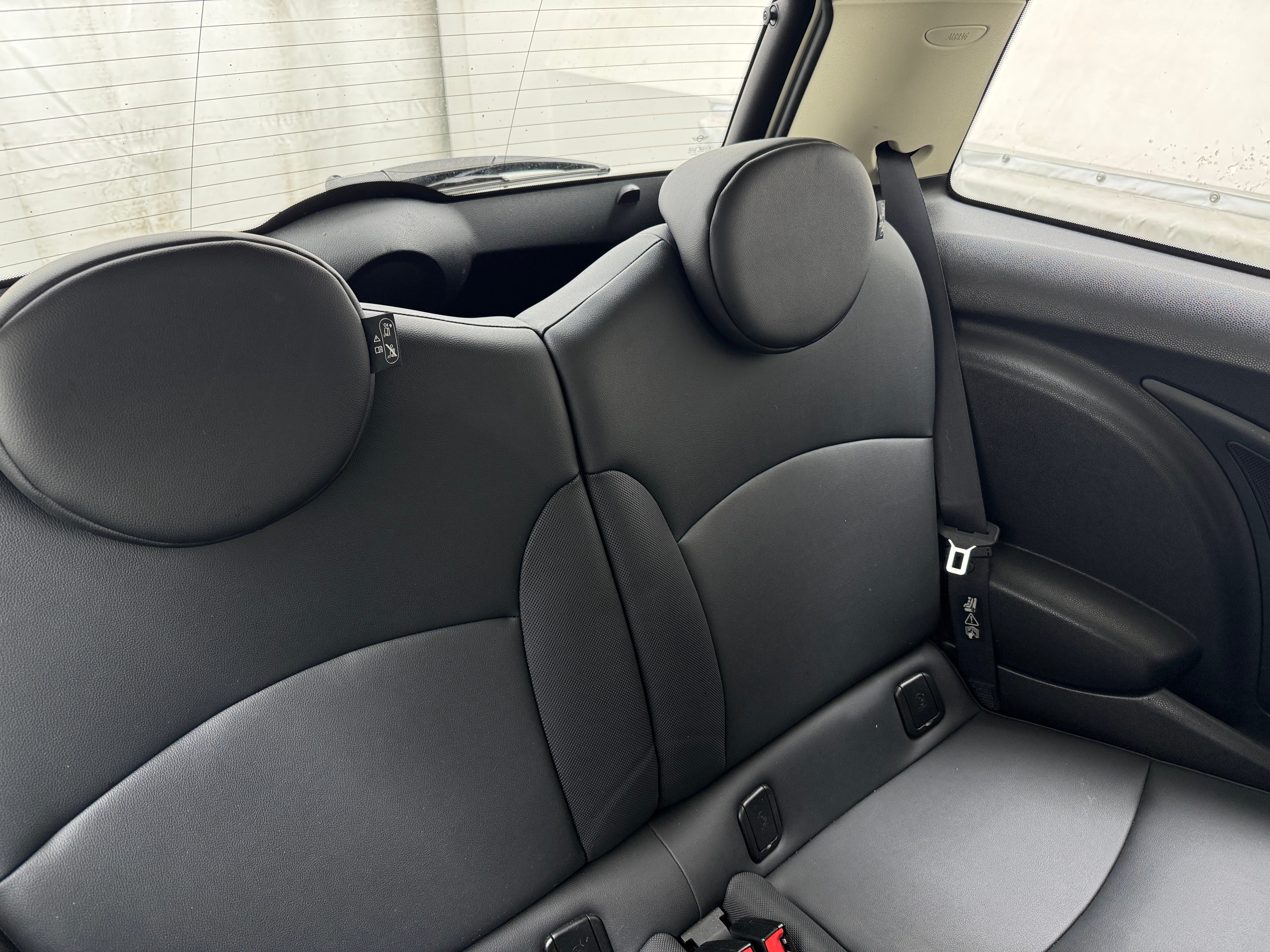 2011 MINI Cooper Hardtop S 5