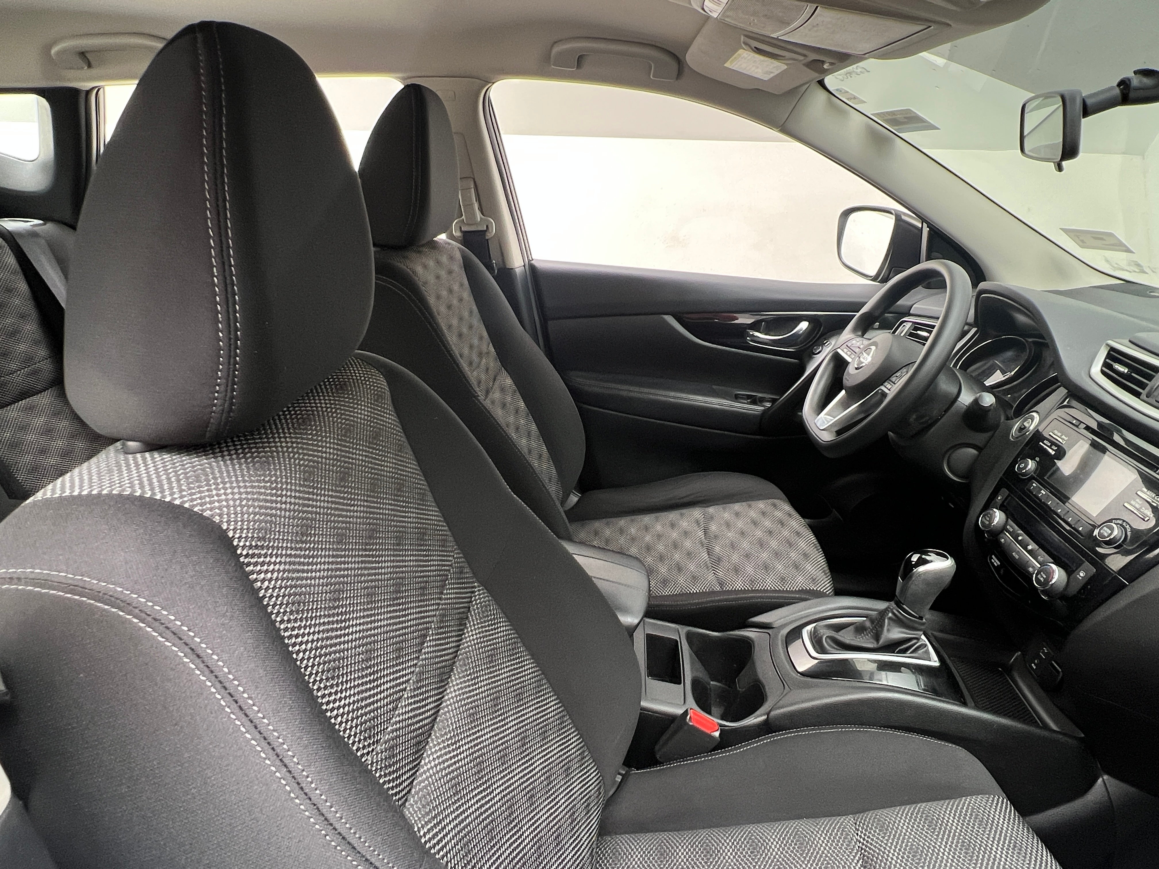 2018 Nissan Rogue Sport SV 2