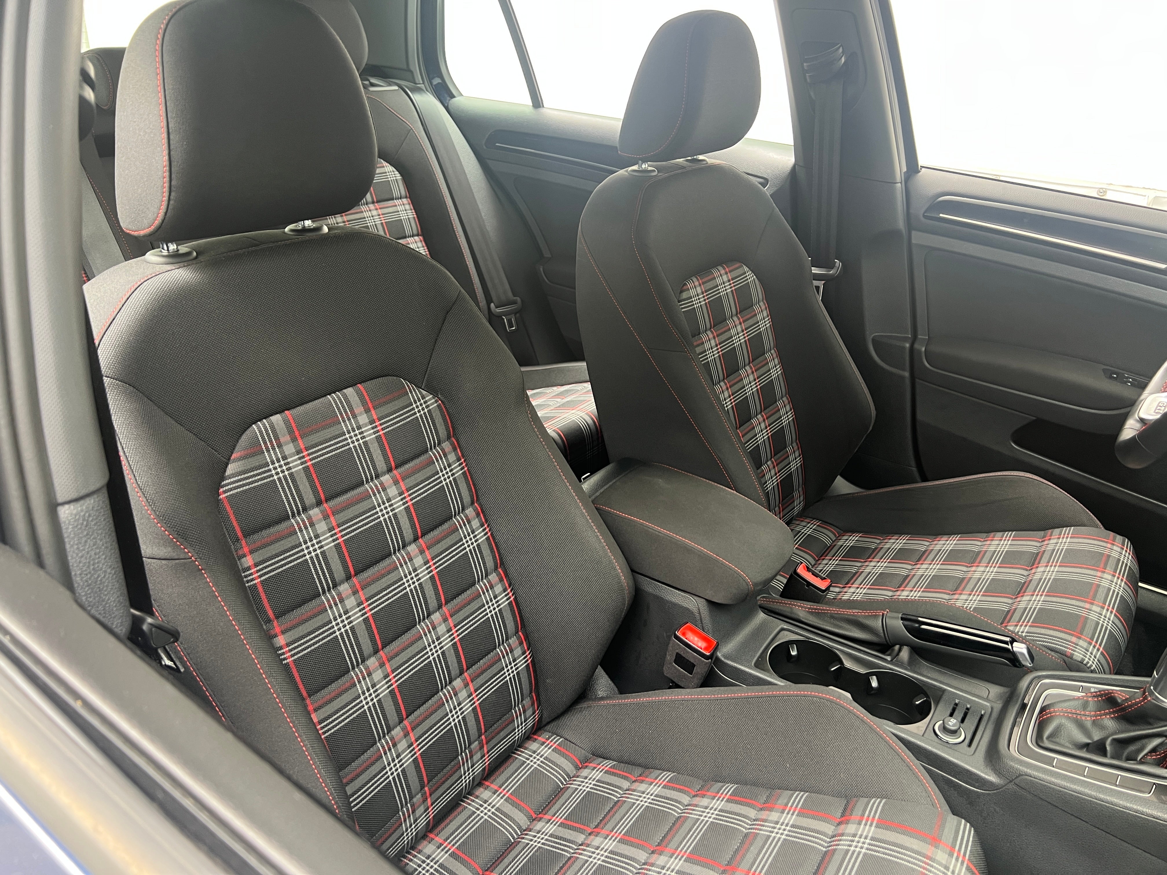 2017 Volkswagen Golf GTI S 2