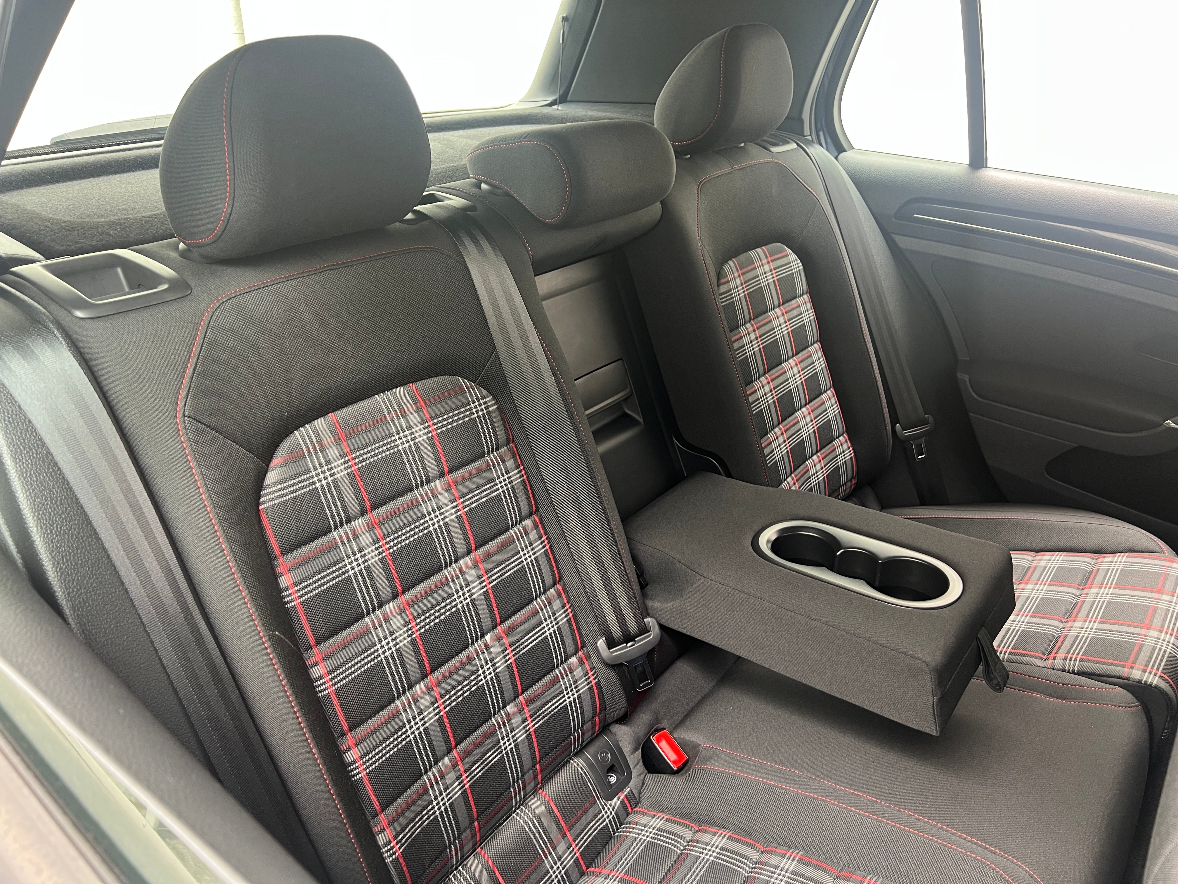 2017 Volkswagen Golf GTI S 6