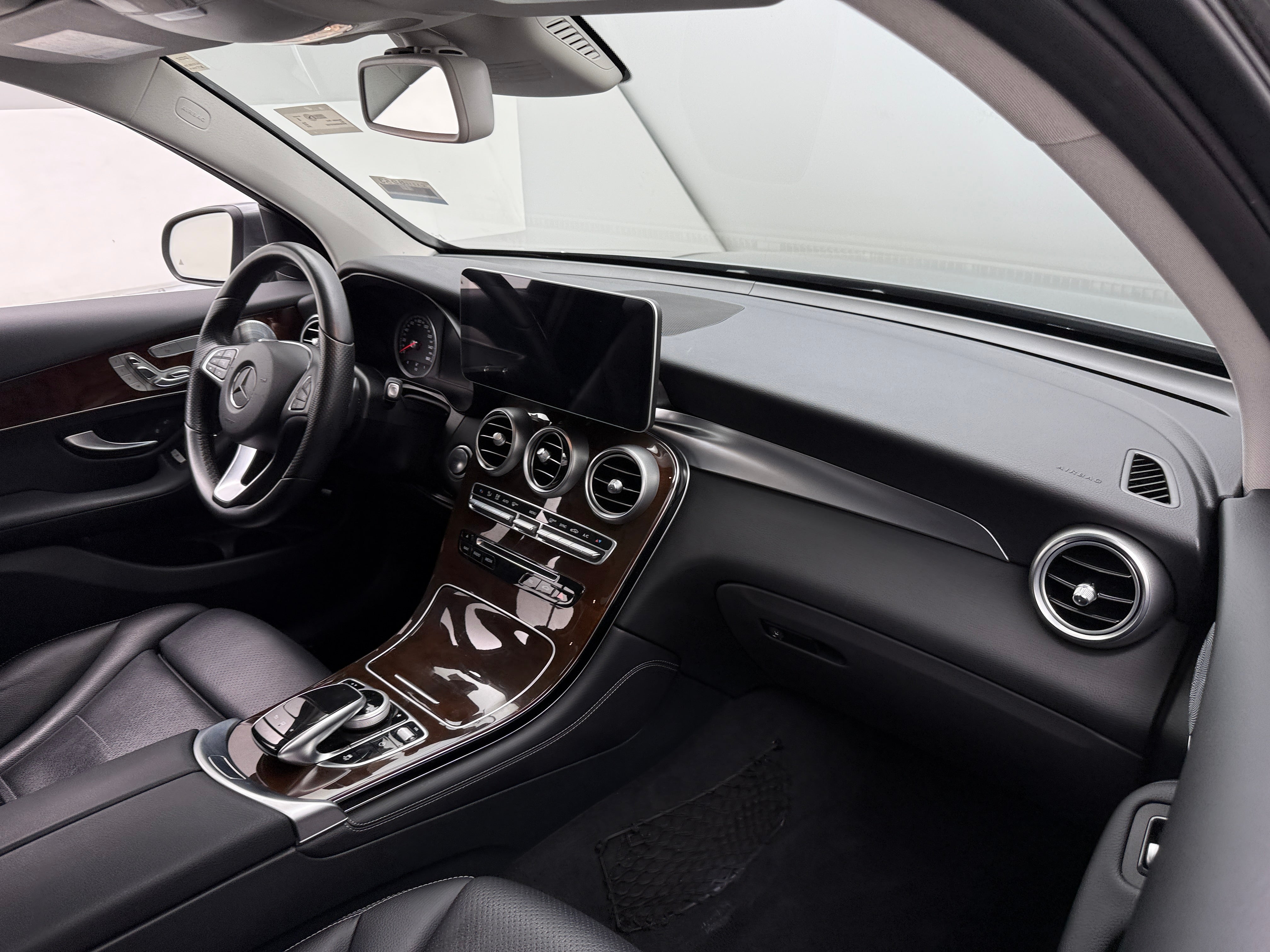 2016 Mercedes-Benz GLC 300 2