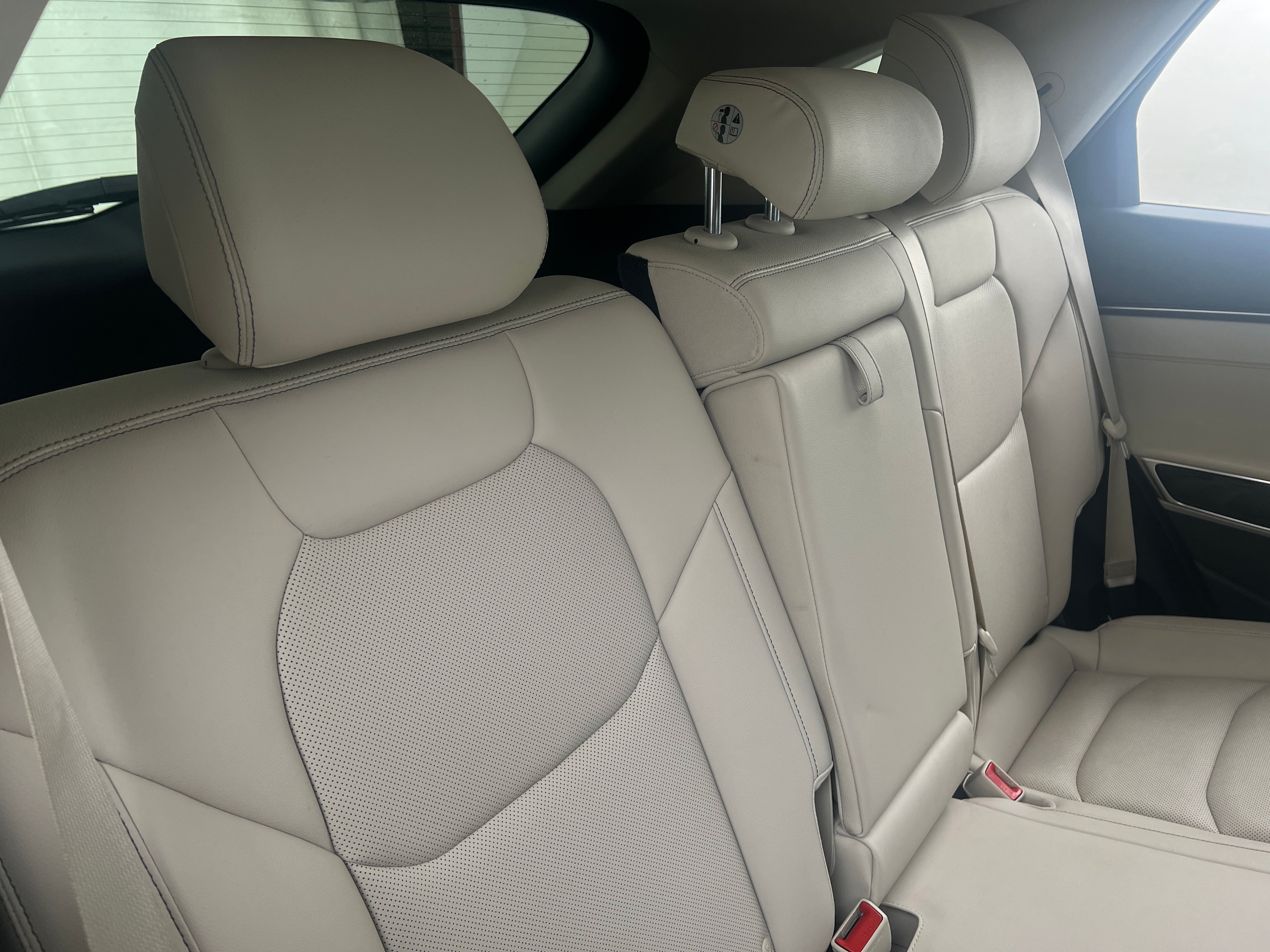 2023 Genesis GV70 Standard 5