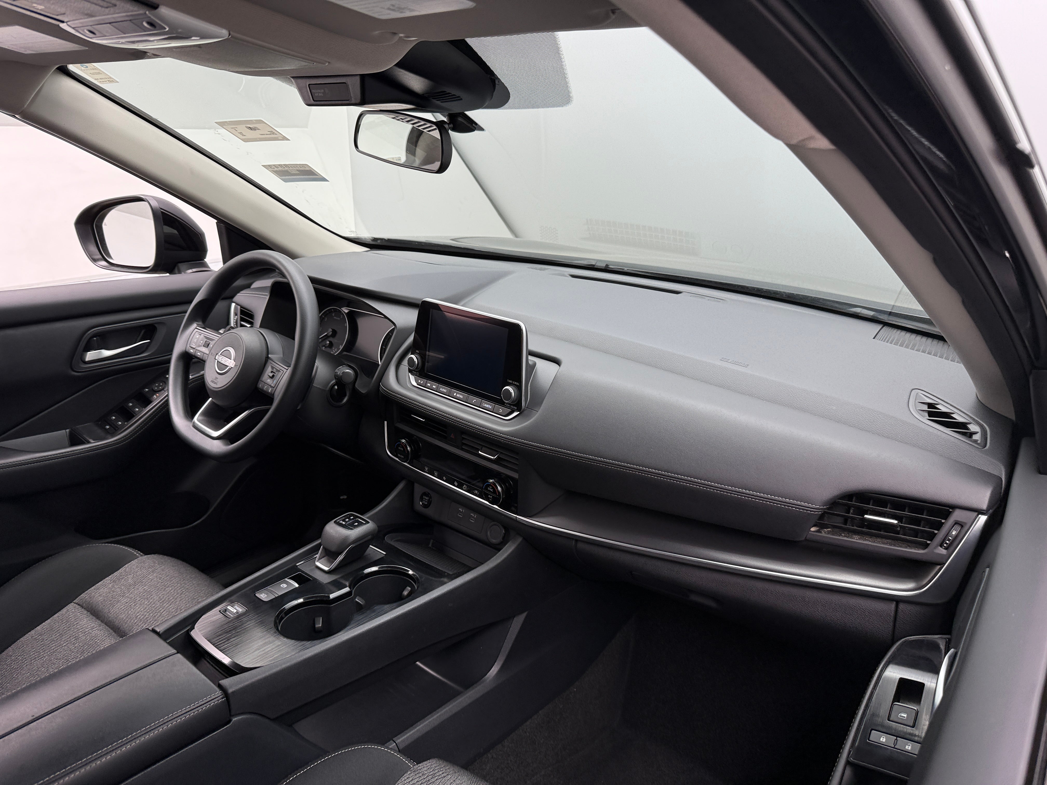 2024 Nissan Rogue SV 3