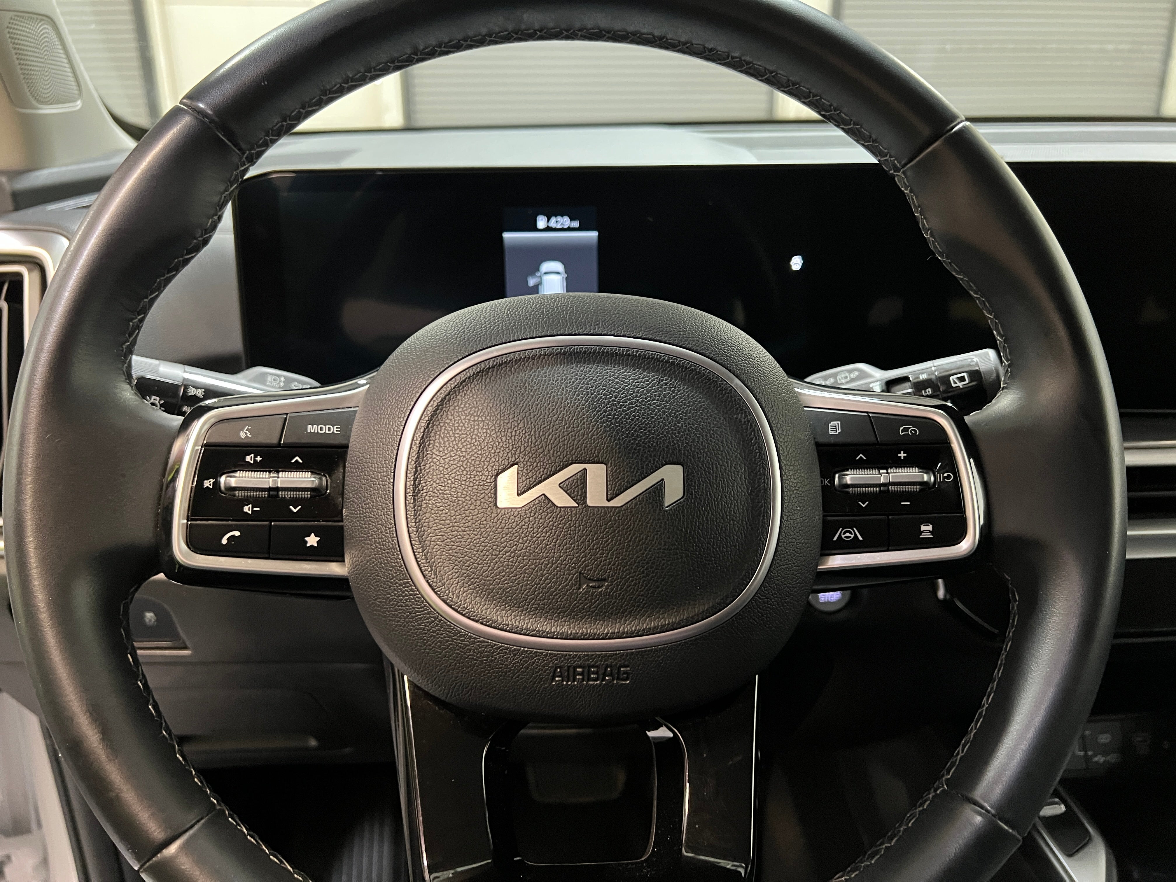 2024 Kia Sorento S 4