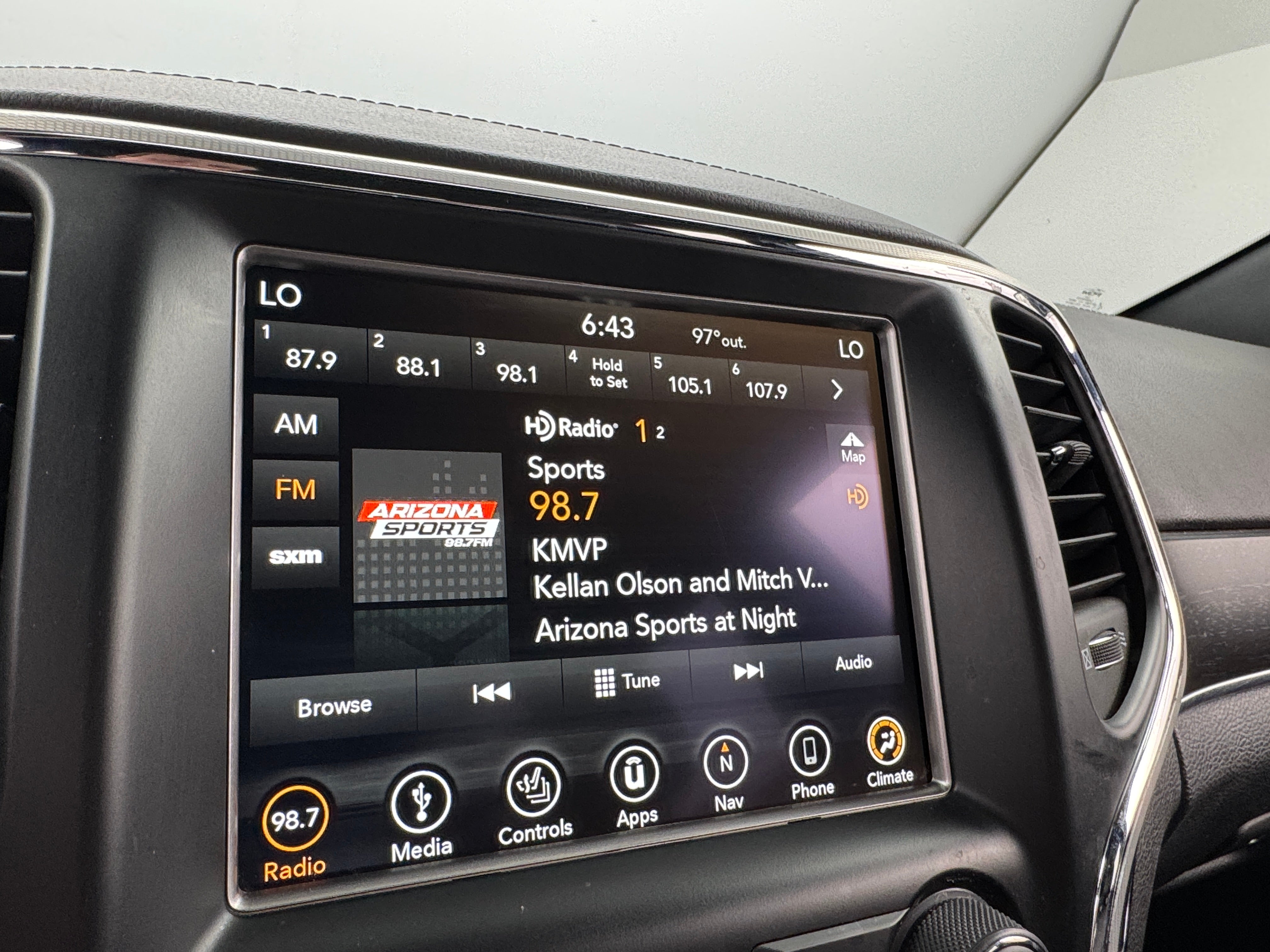 2018 Jeep Grand Cherokee Sterling Edition 3