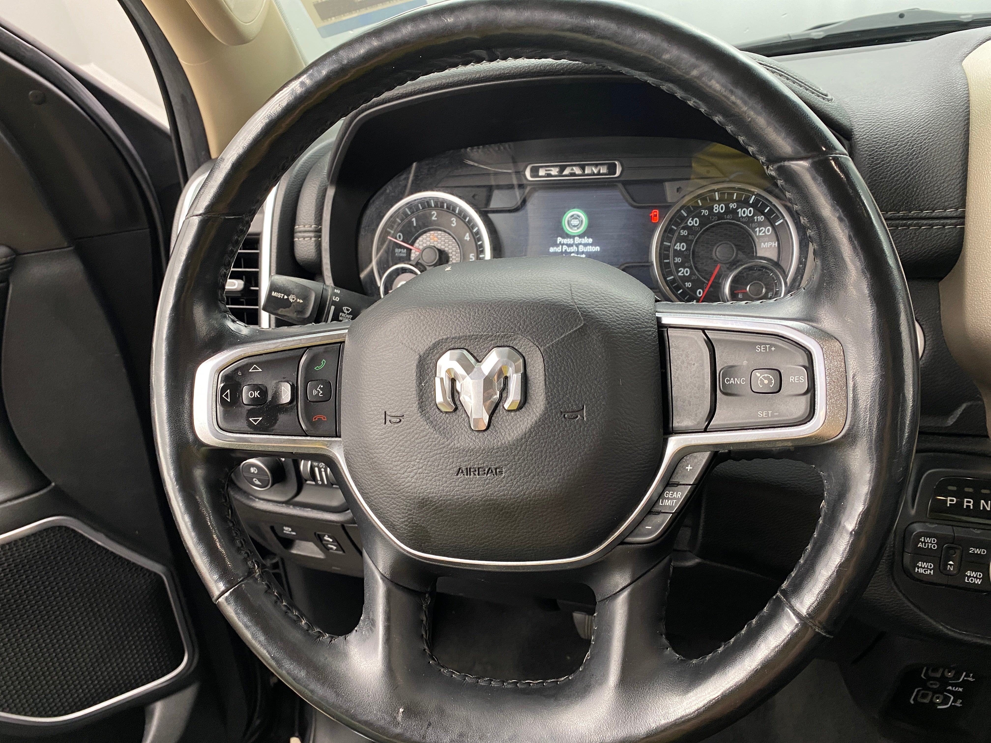 2019 RAM 1500 Laramie 4