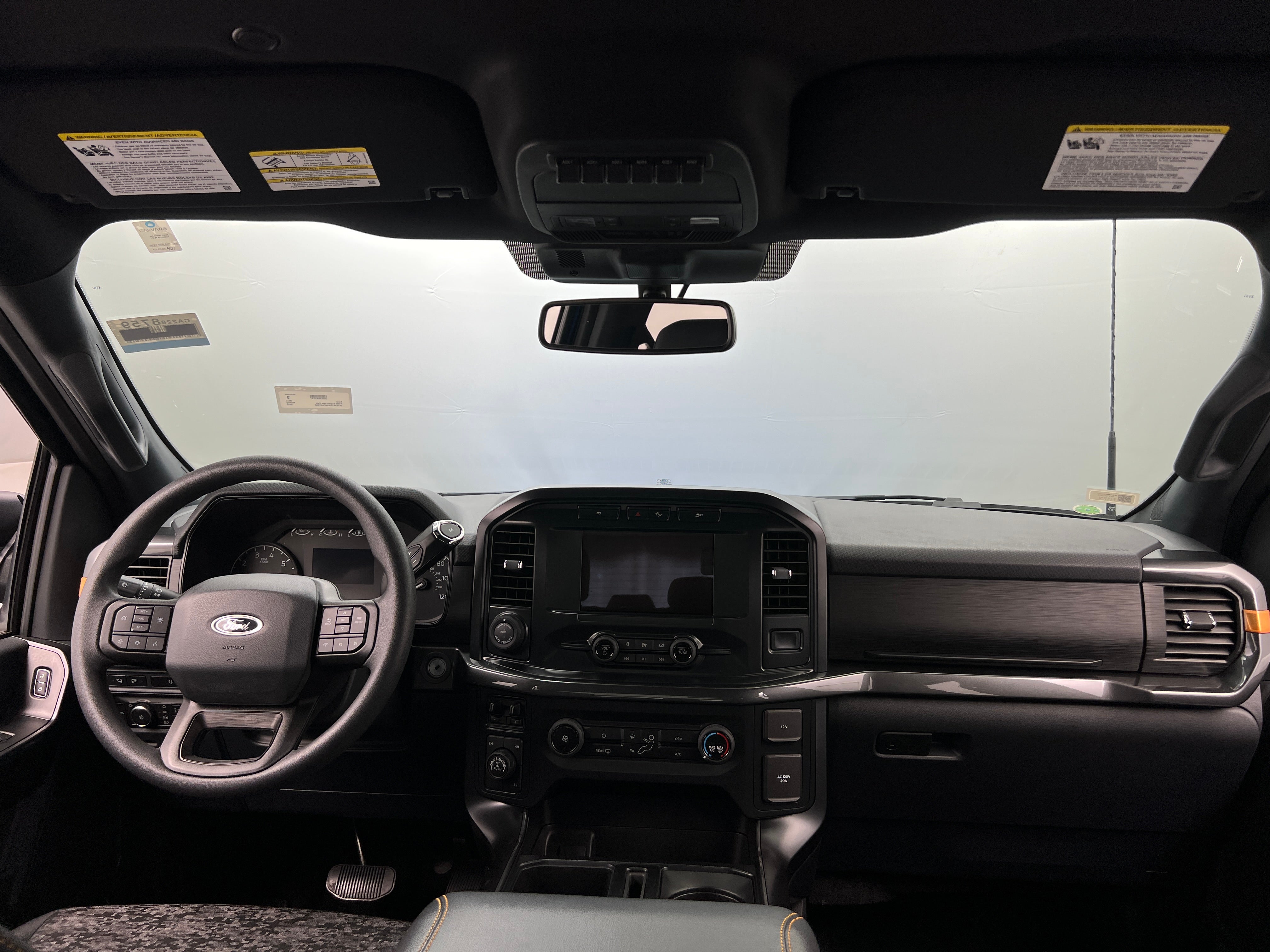 2022 Ford Econoline E-150 3