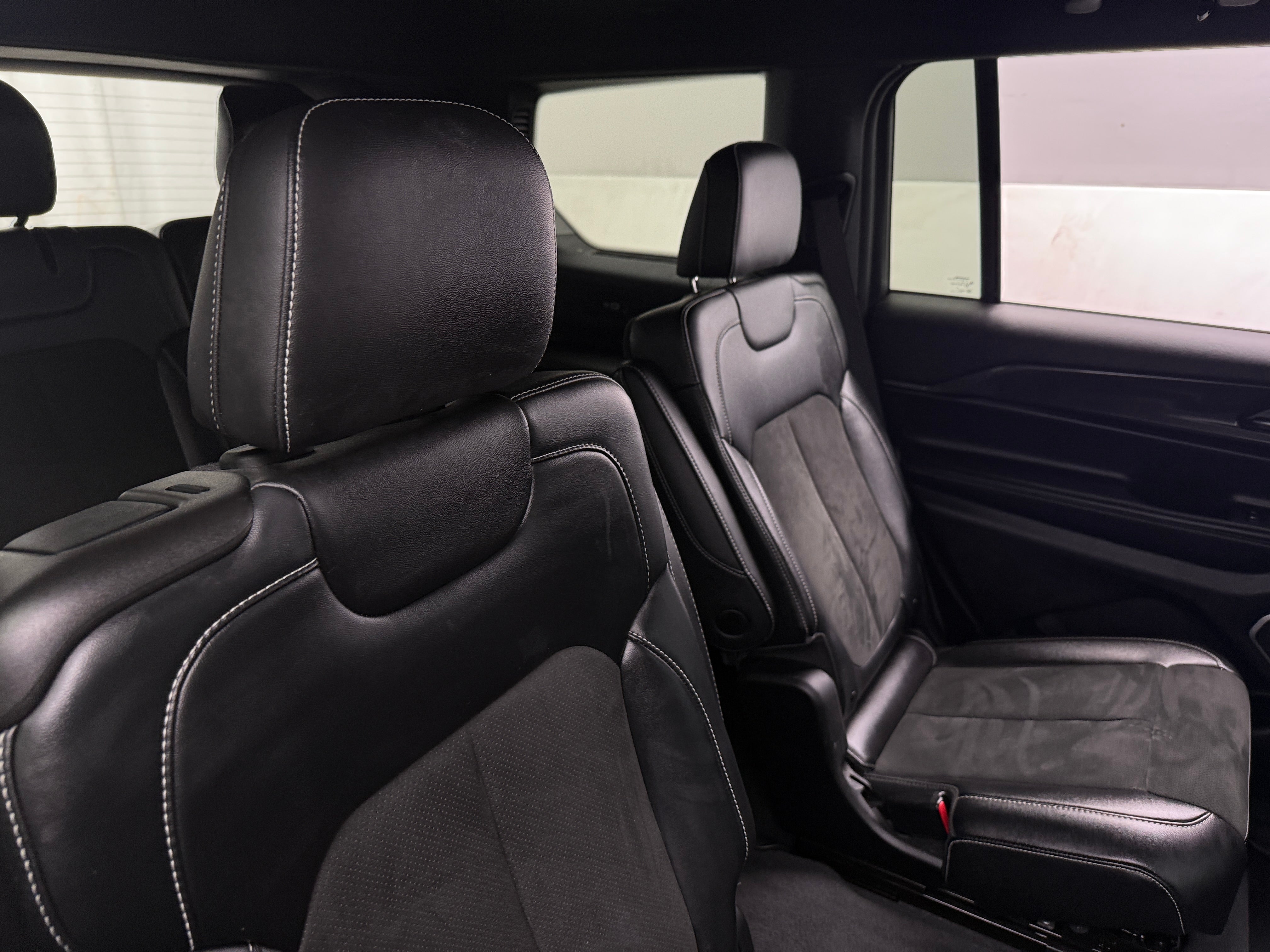 2022 Jeep Grand Cherokee L Altitude 5