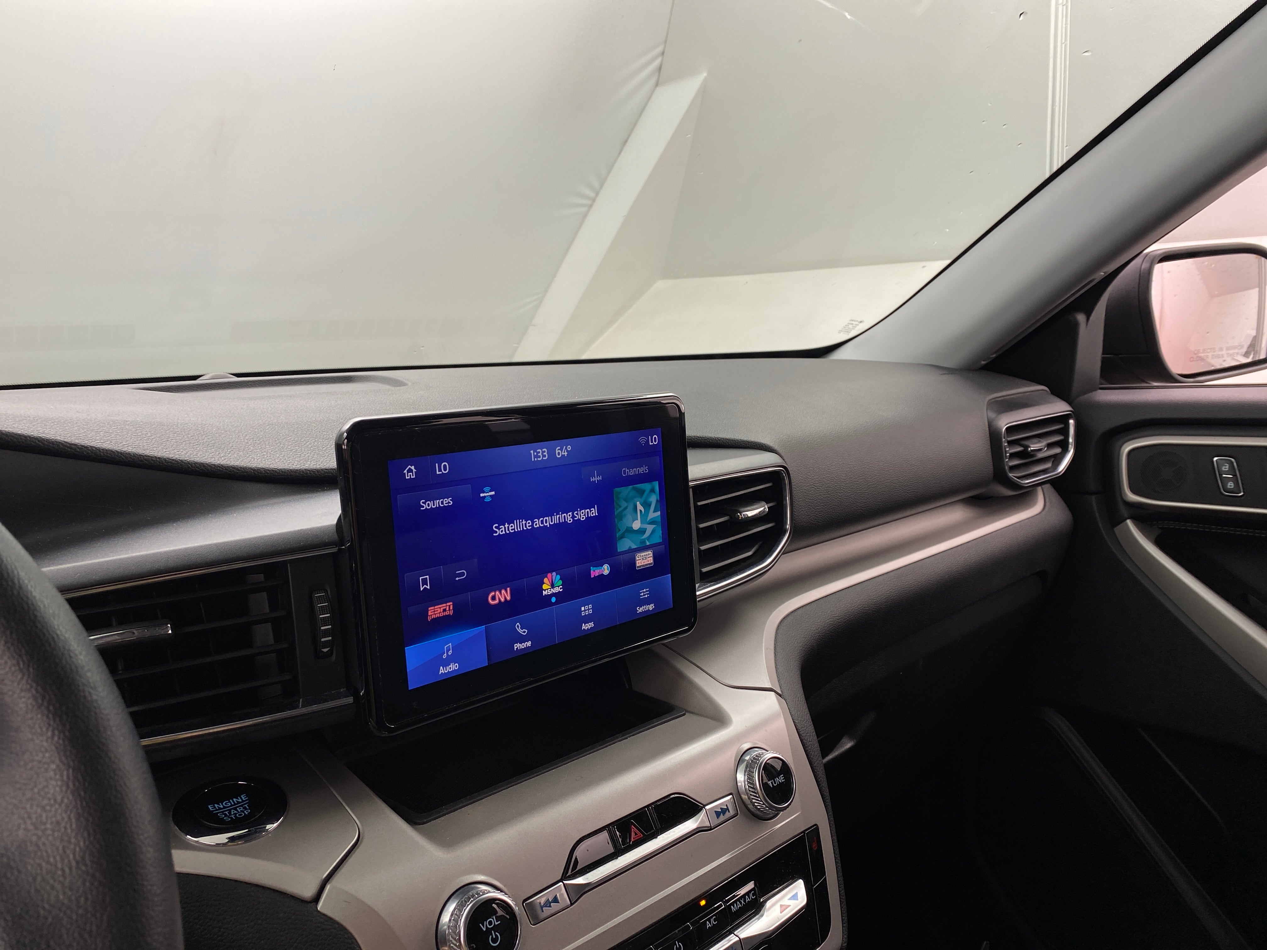 2024 Ford Explorer XLT 4