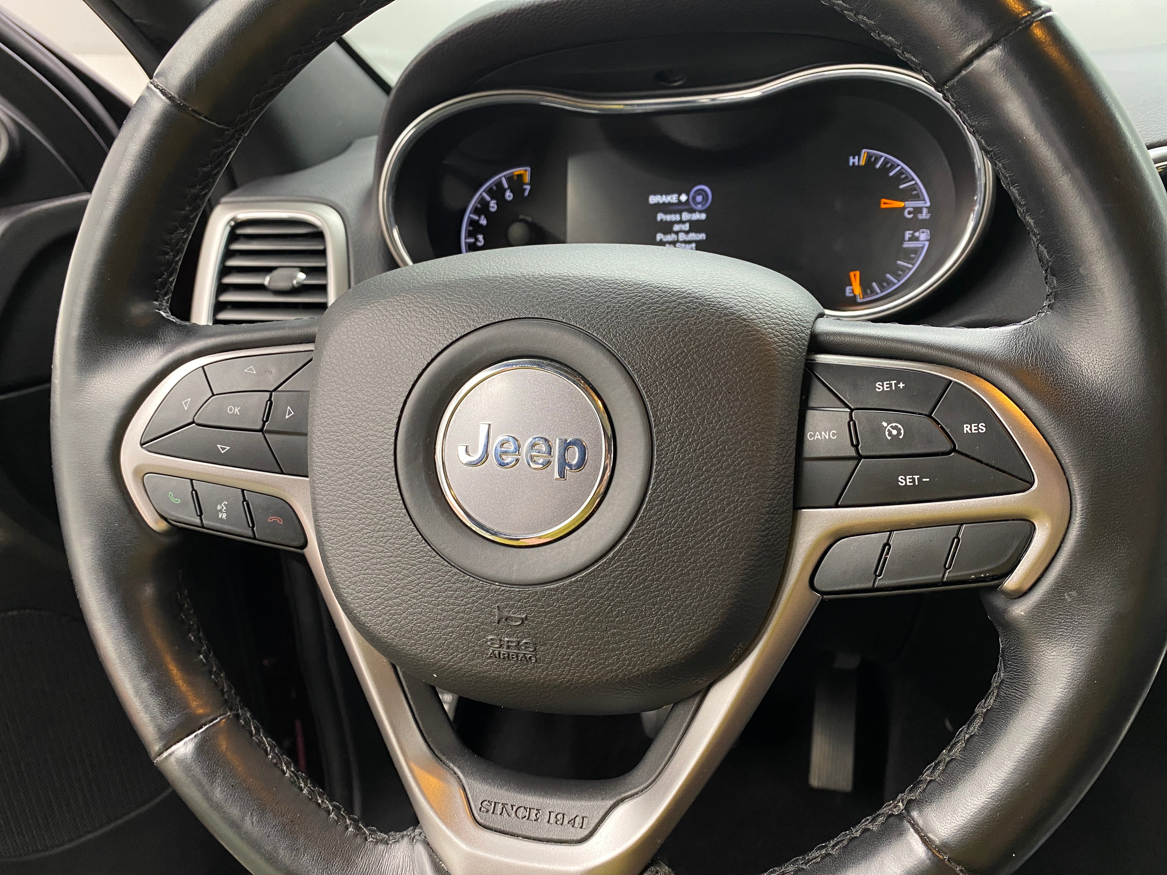 2021 Jeep Grand Cherokee Laredo 4