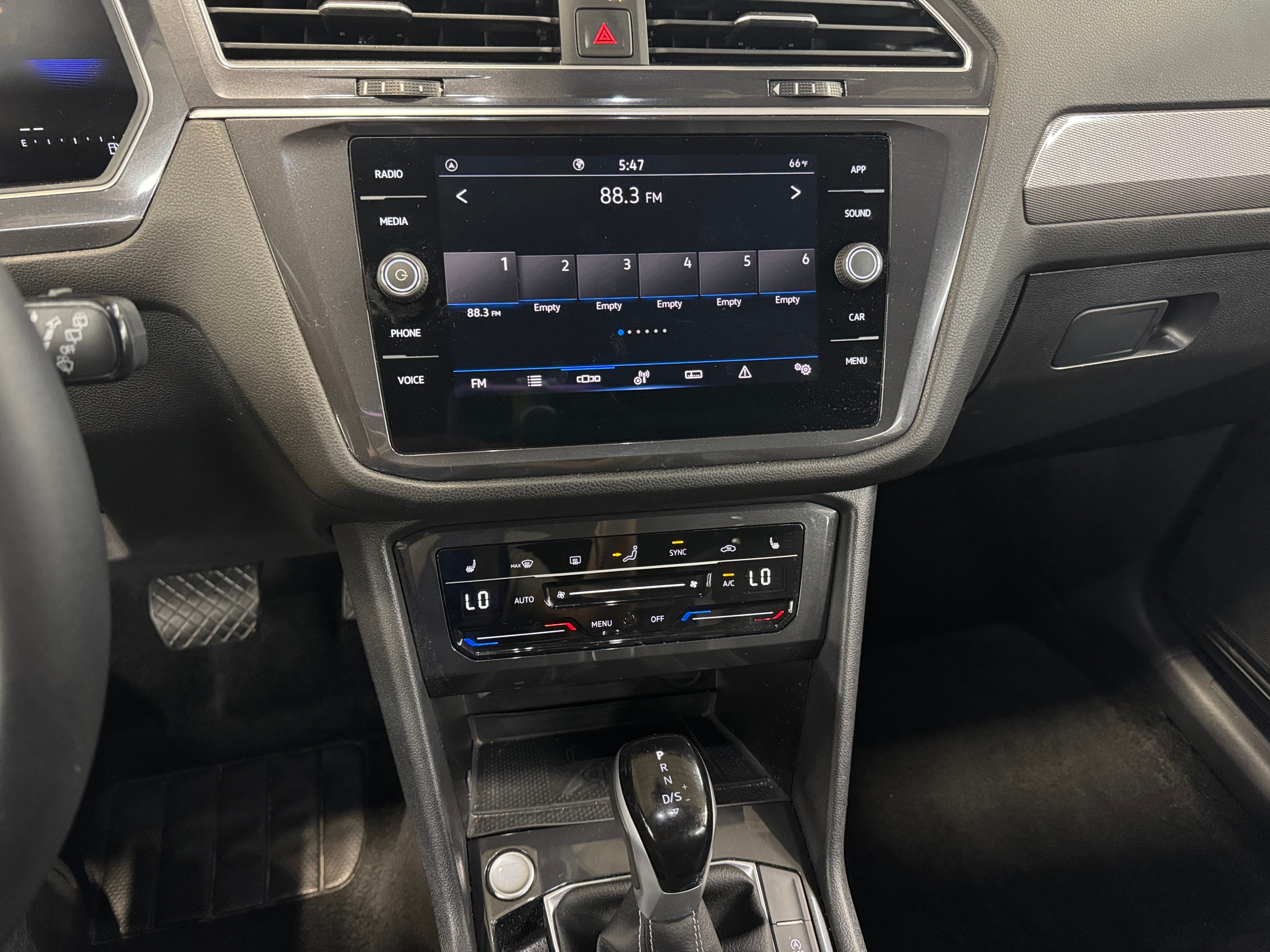 2024 Volkswagen Tiguan SE 3