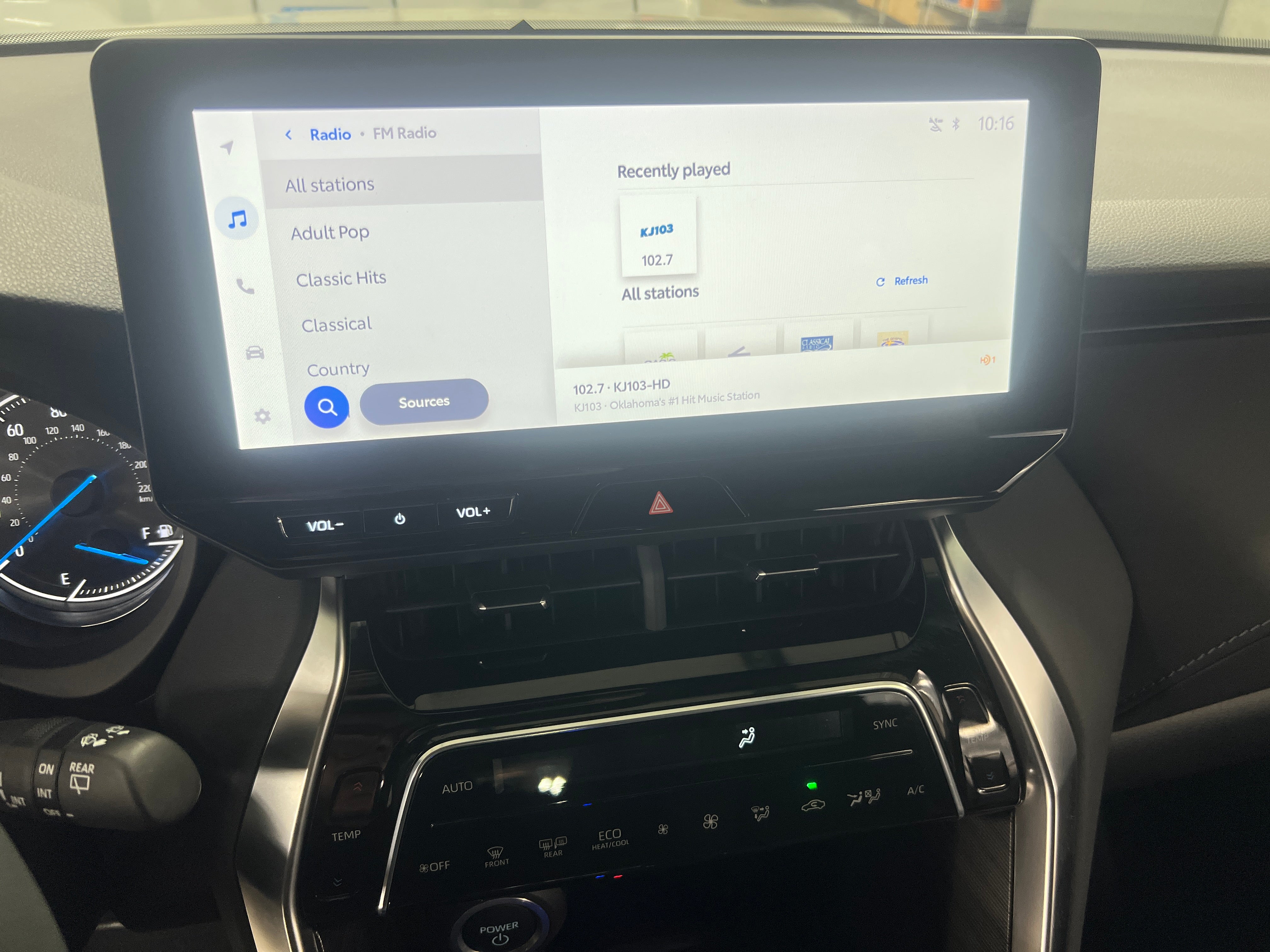 2024 Toyota Venza Nightshade Edition 3