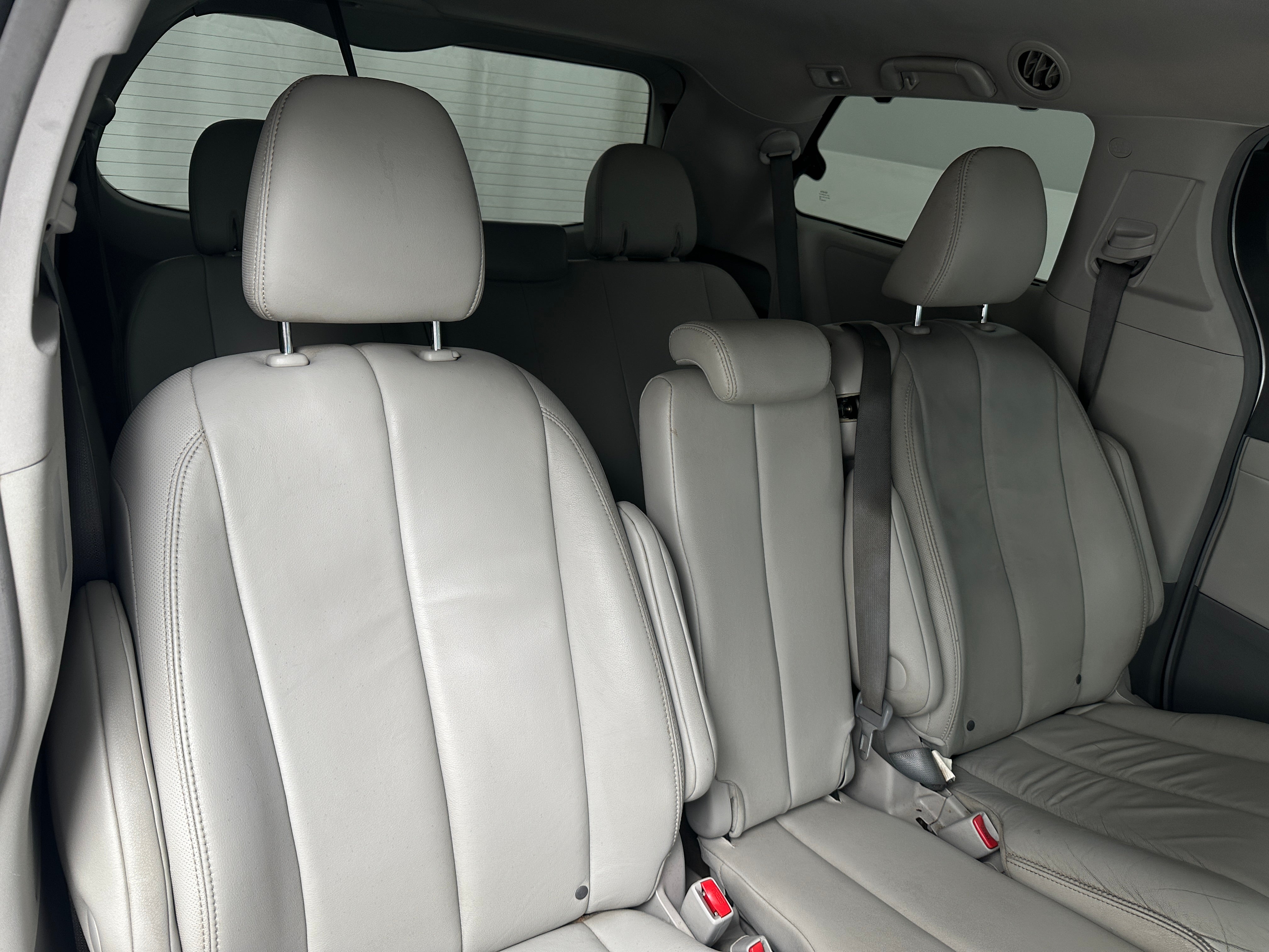 2014 Toyota Sienna XLE 5