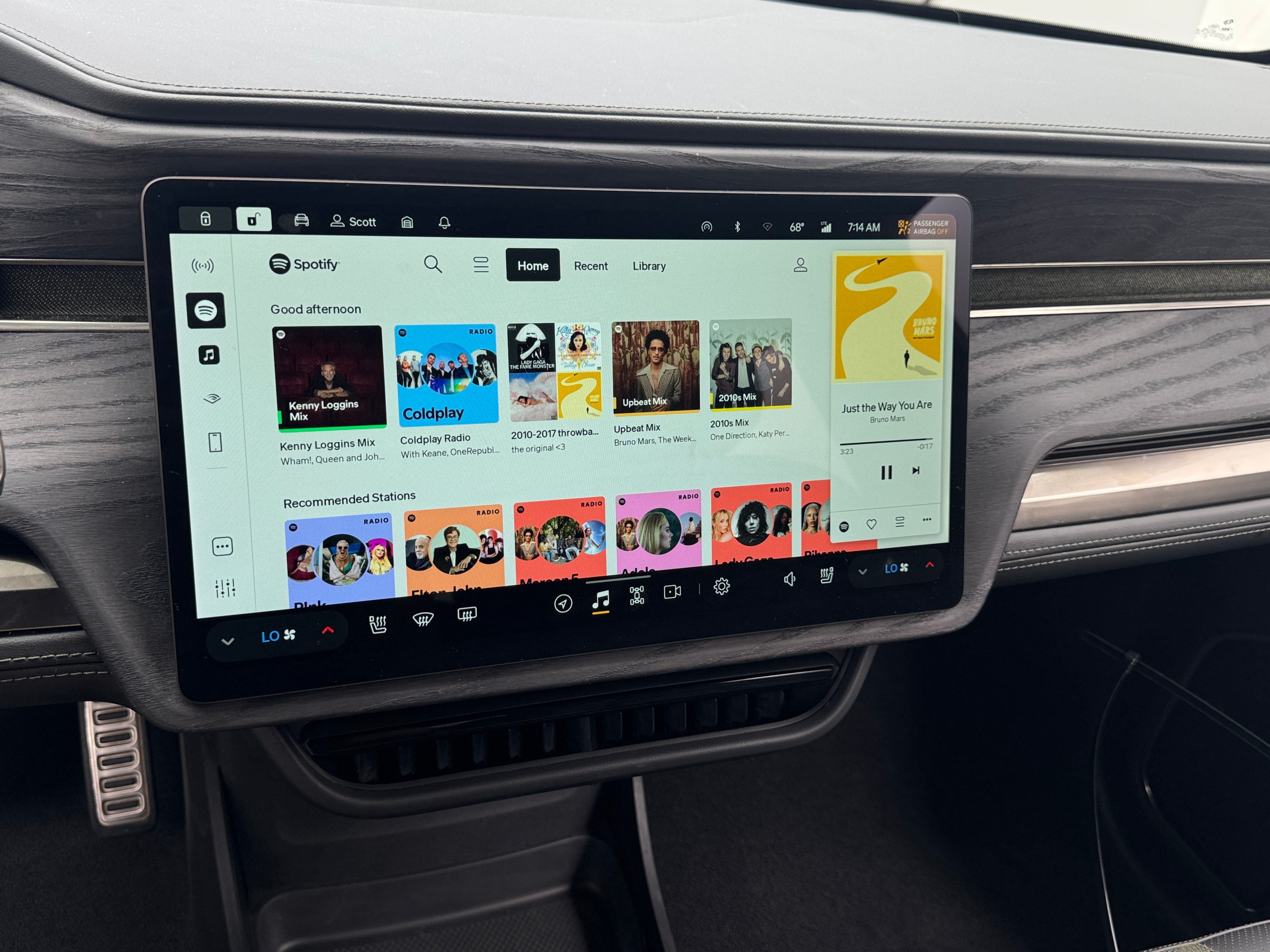 2024 Rivian R1T Adventure 3