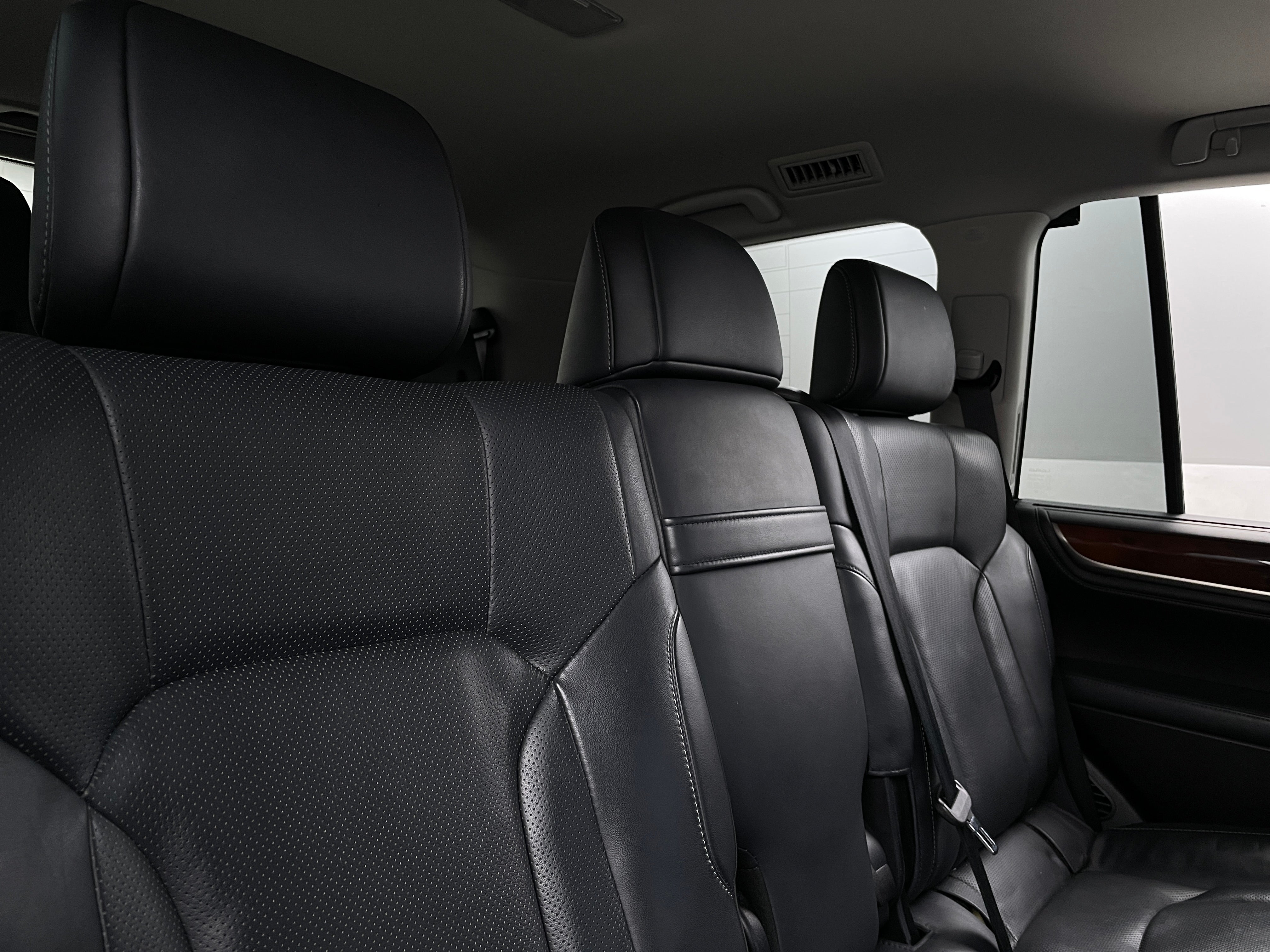 2017 Lexus LX 570 5