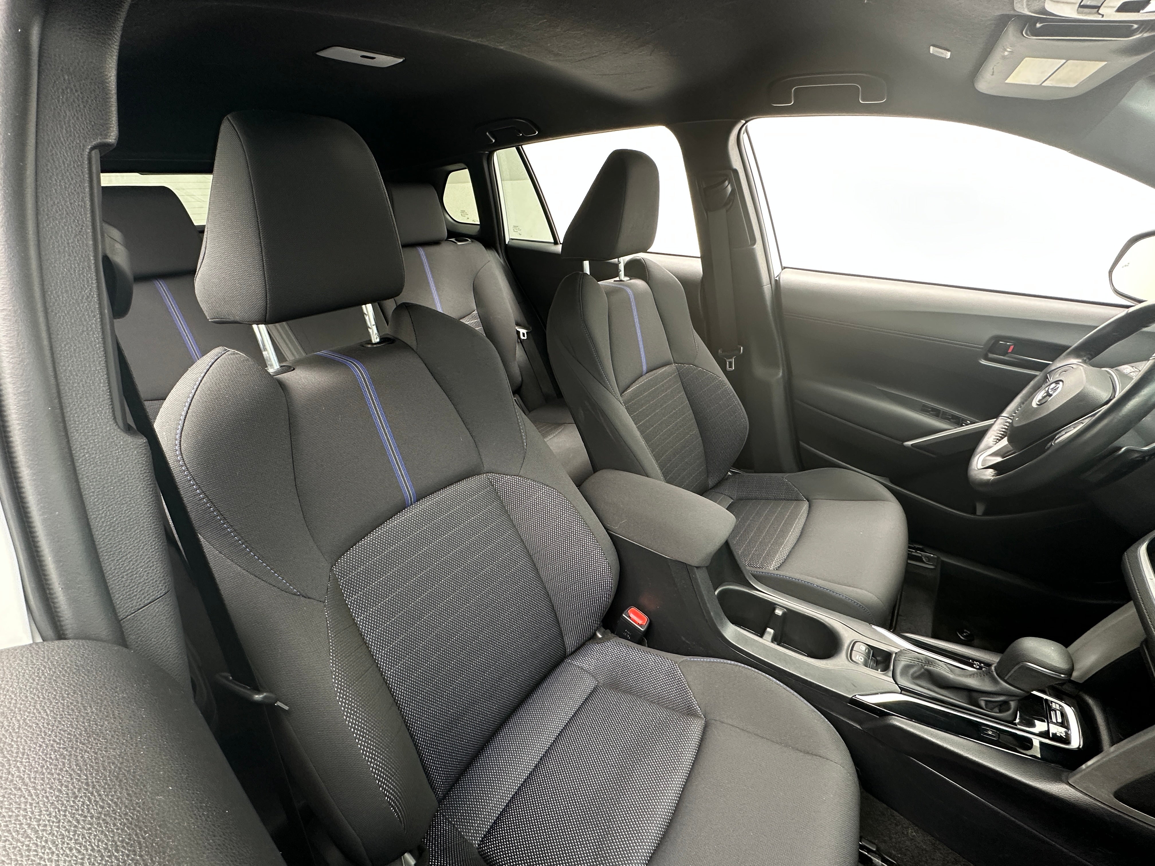 2023 Toyota Corolla Cross SE 2
