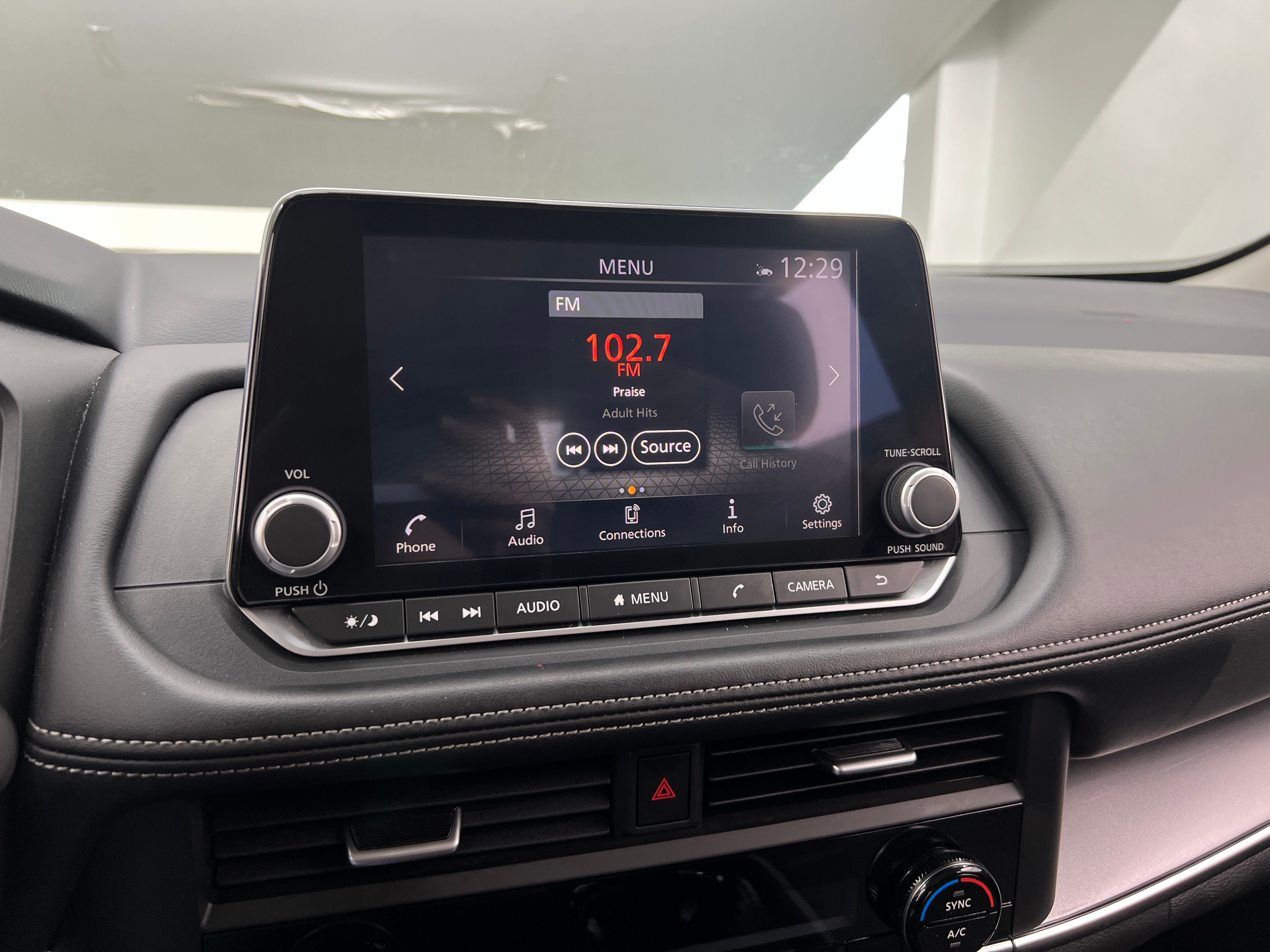 2024 Nissan Rogue SV 4