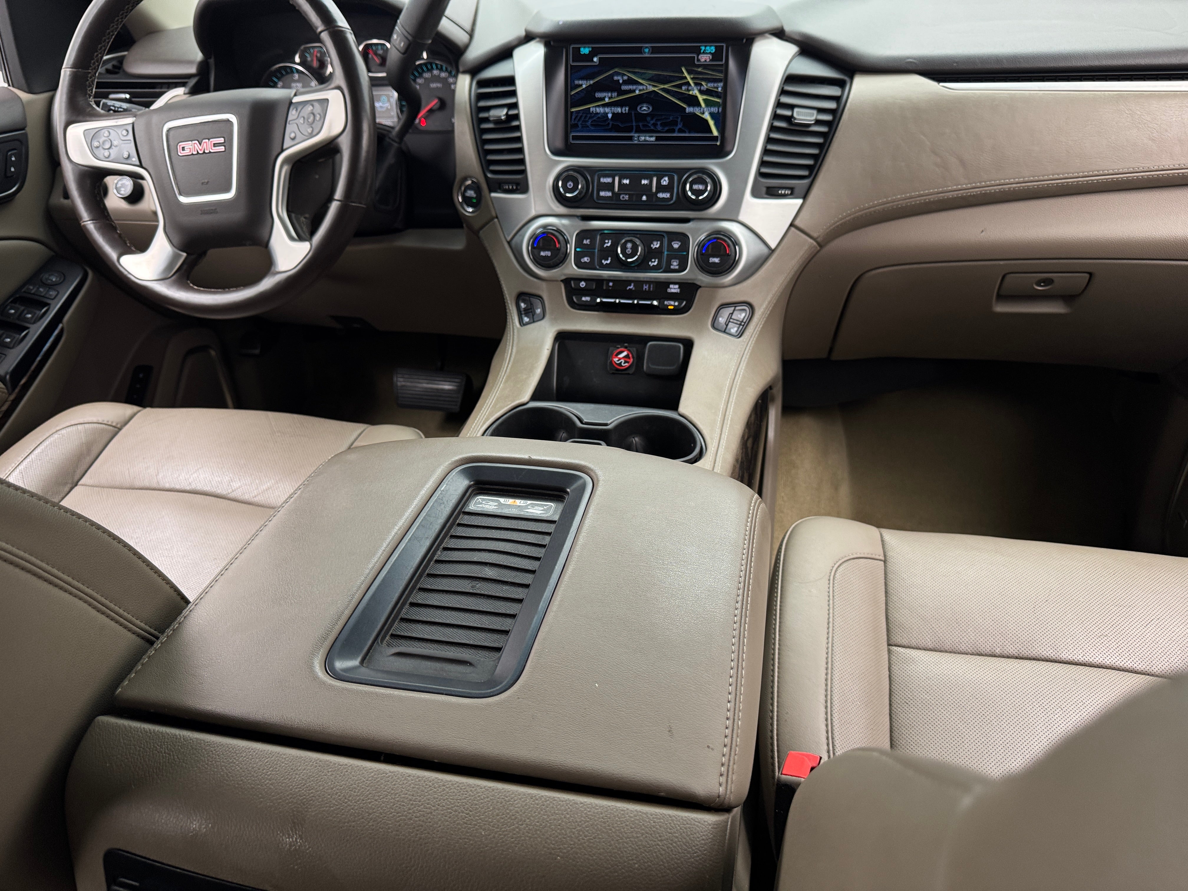 2017 GMC Yukon XL SLT 2