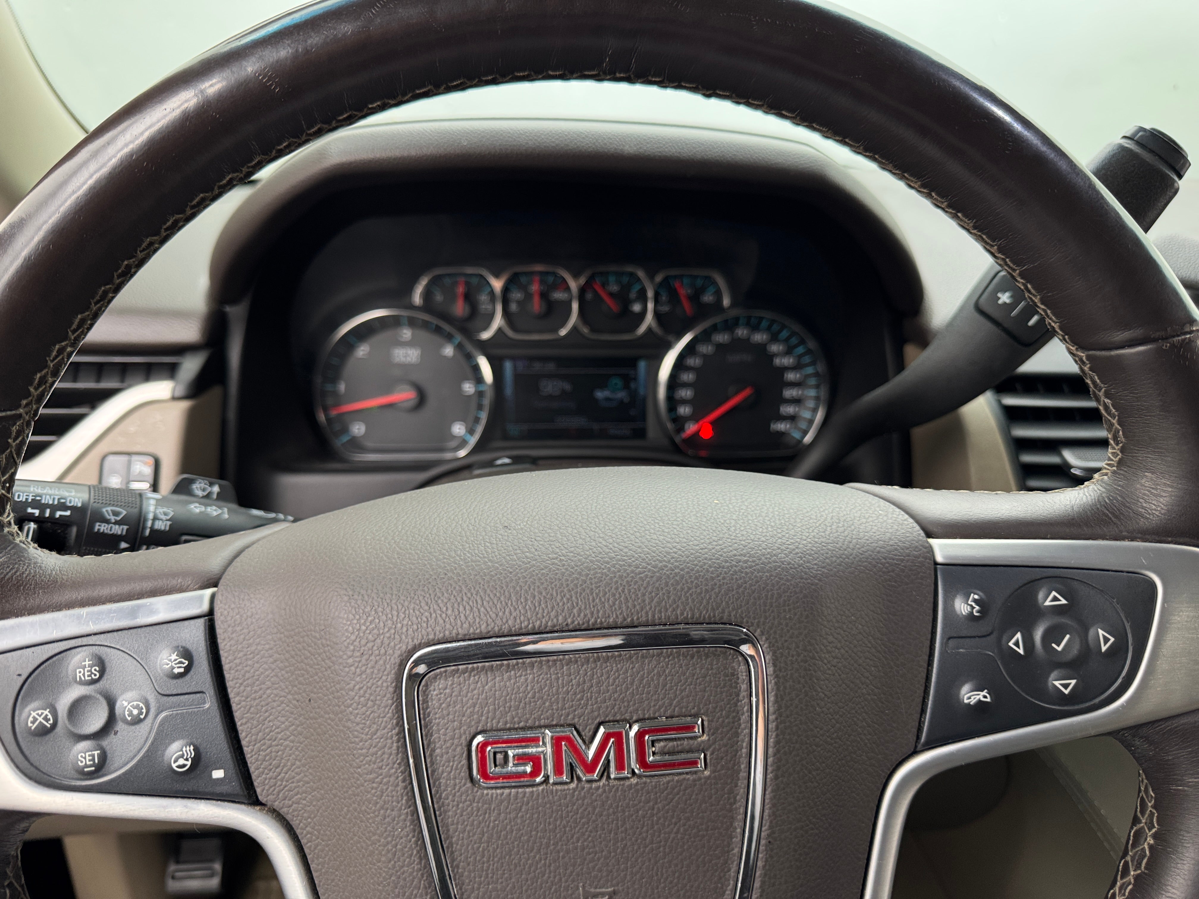 2017 GMC Yukon XL SLT 4