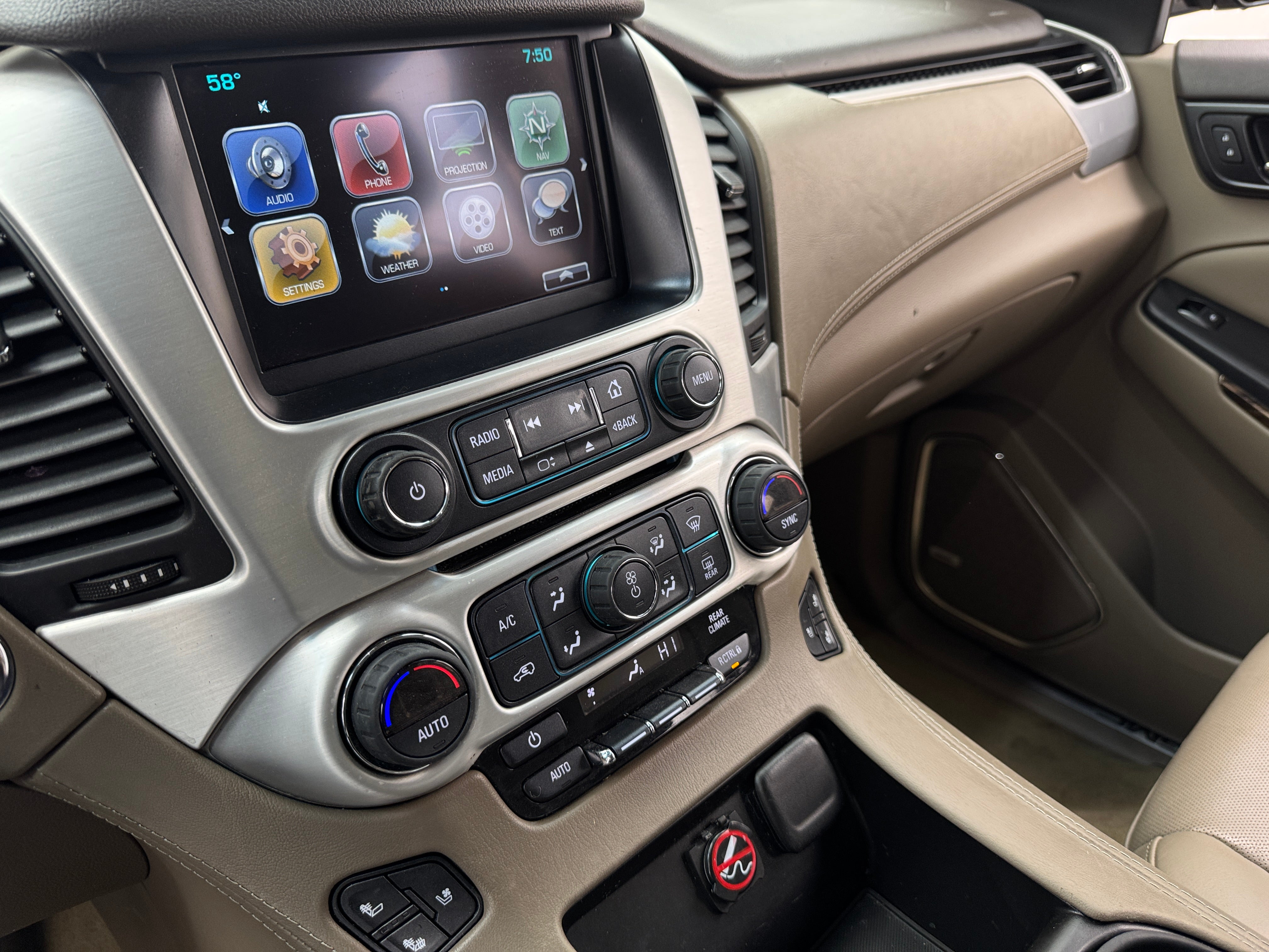 2017 GMC Yukon XL SLT 3