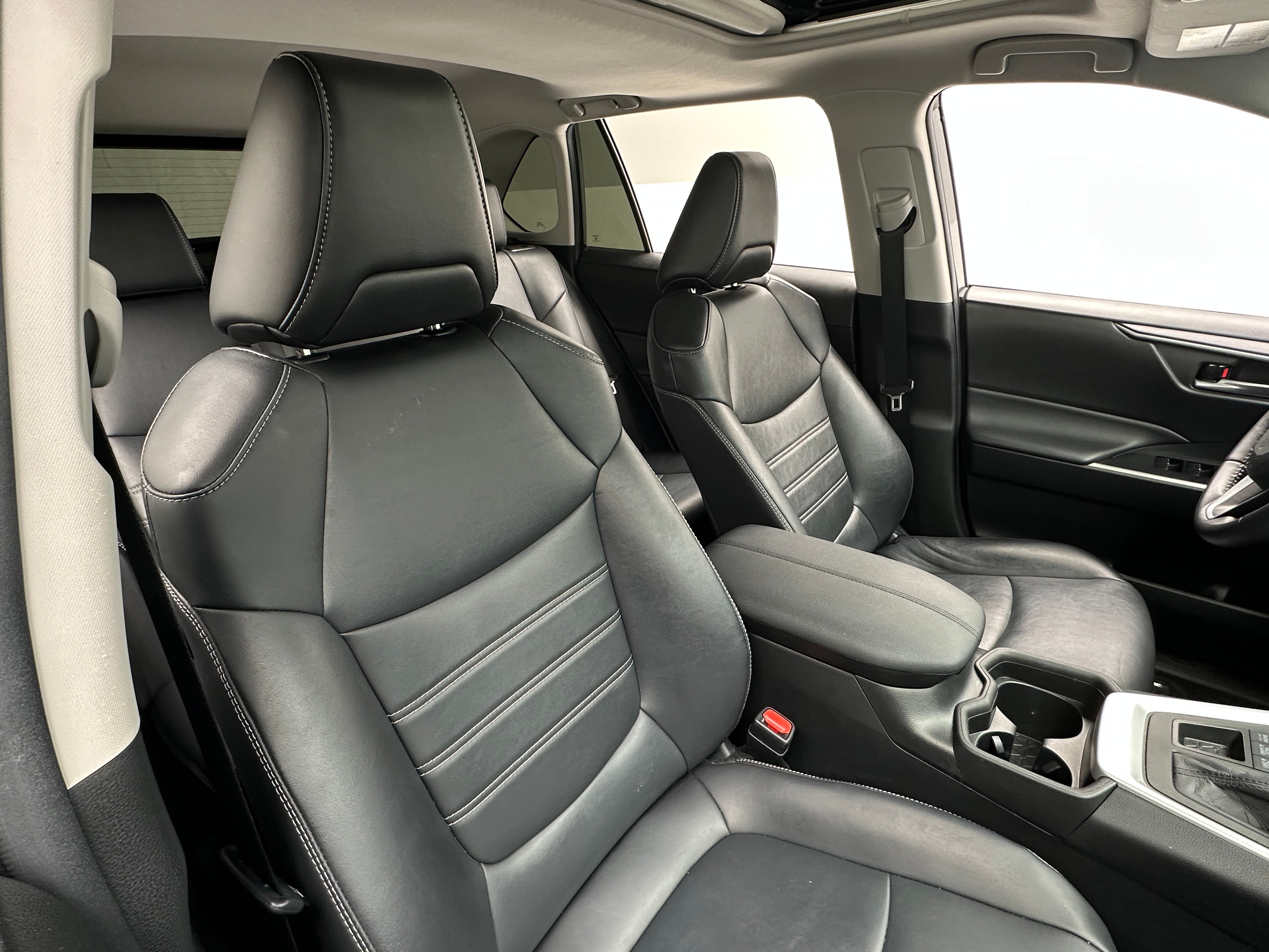 2021 Toyota RAV4 XLE Premium 5