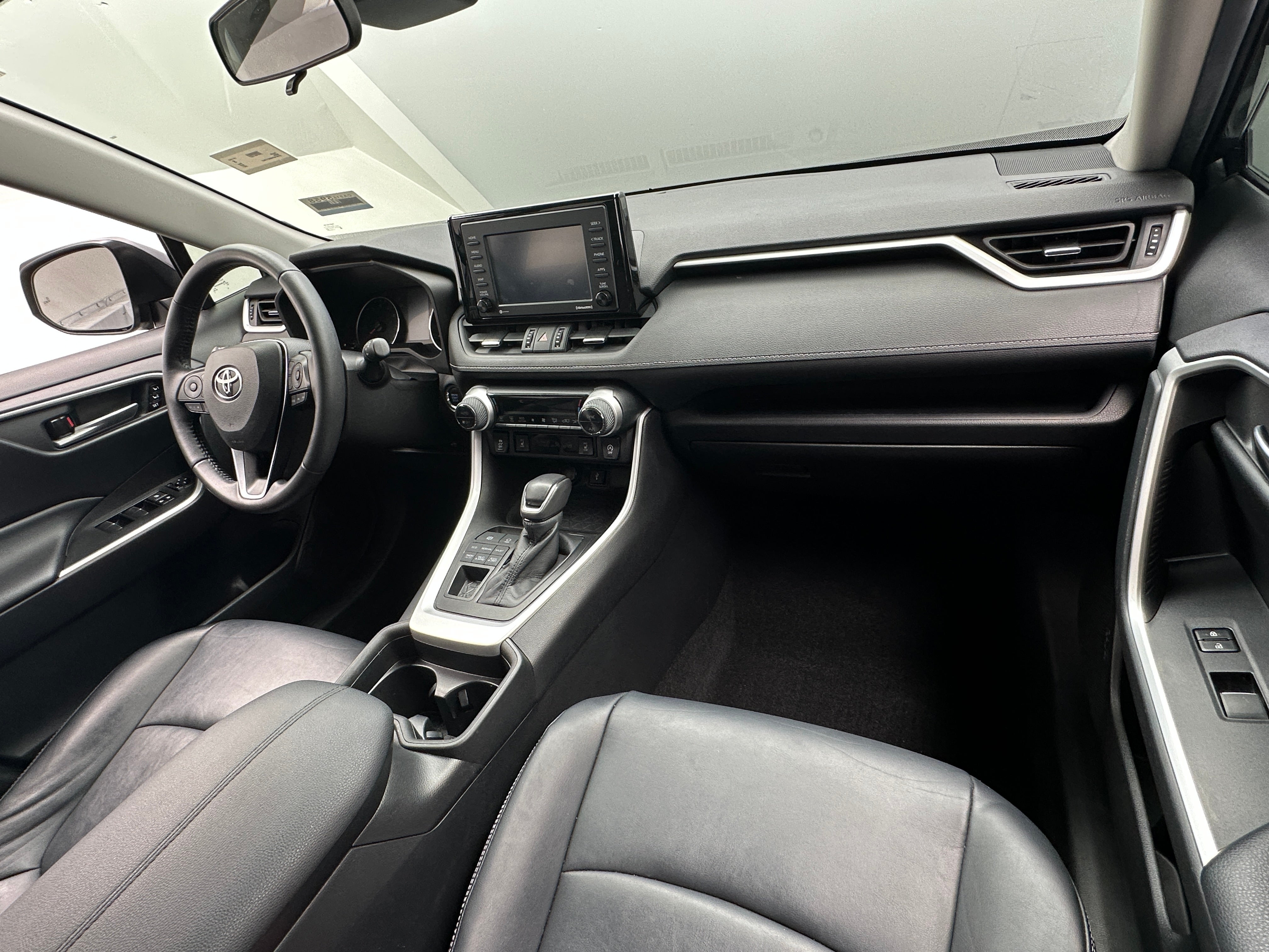2021 Toyota RAV4 XLE Premium 2