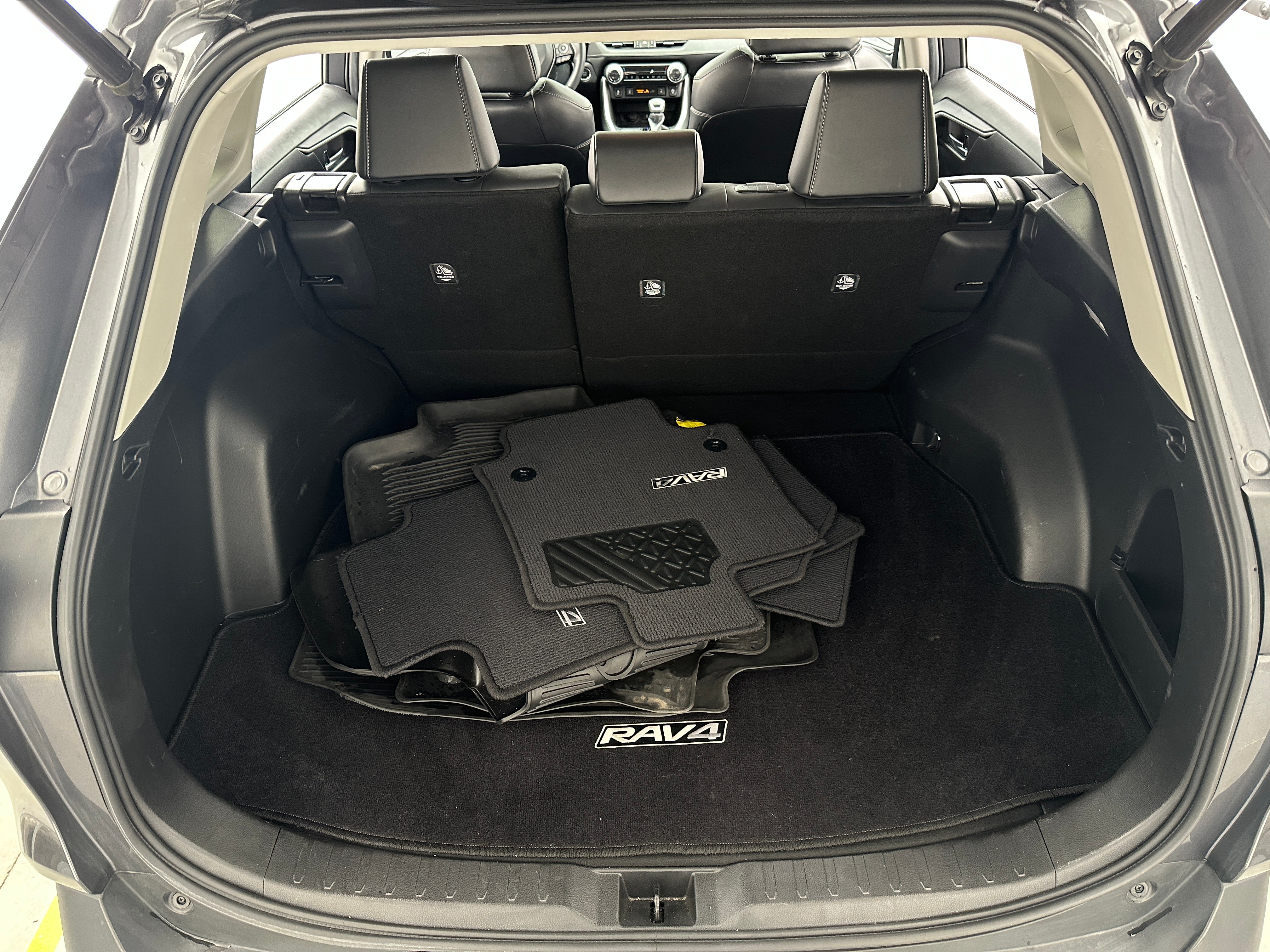 2021 Toyota RAV4 XLE Premium 6