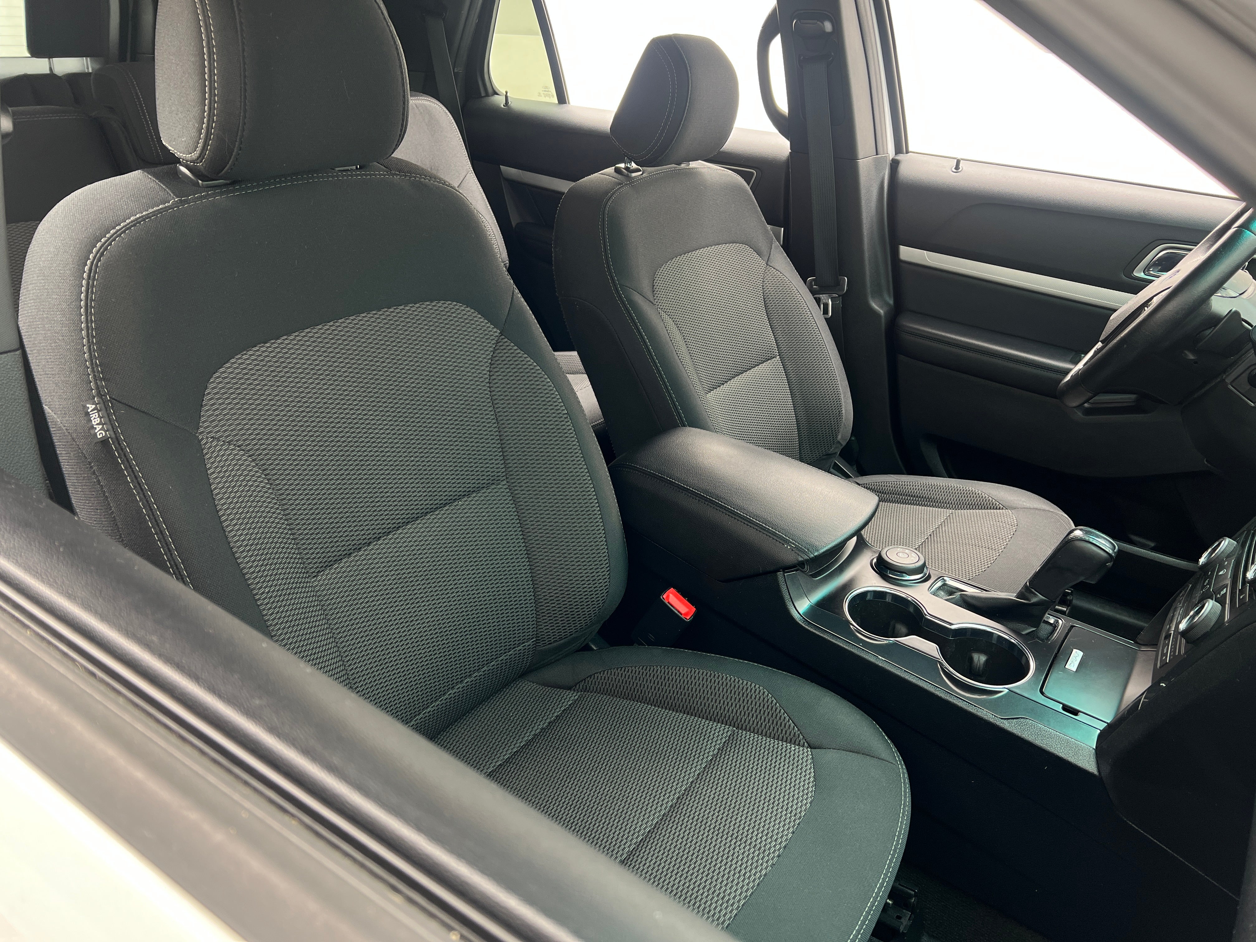 2017 Ford Explorer XLT 2