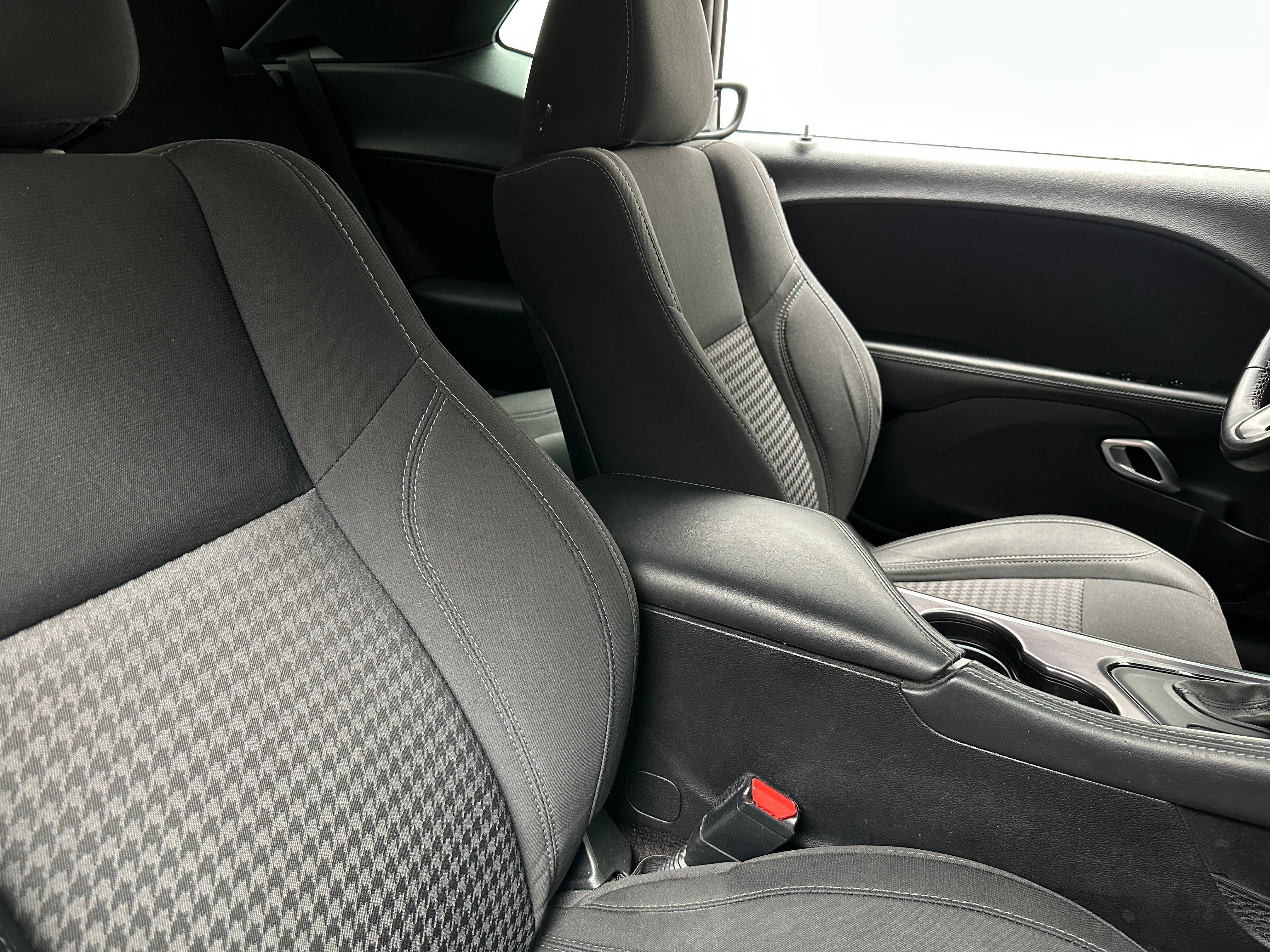 2018 Dodge Challenger SXT 2