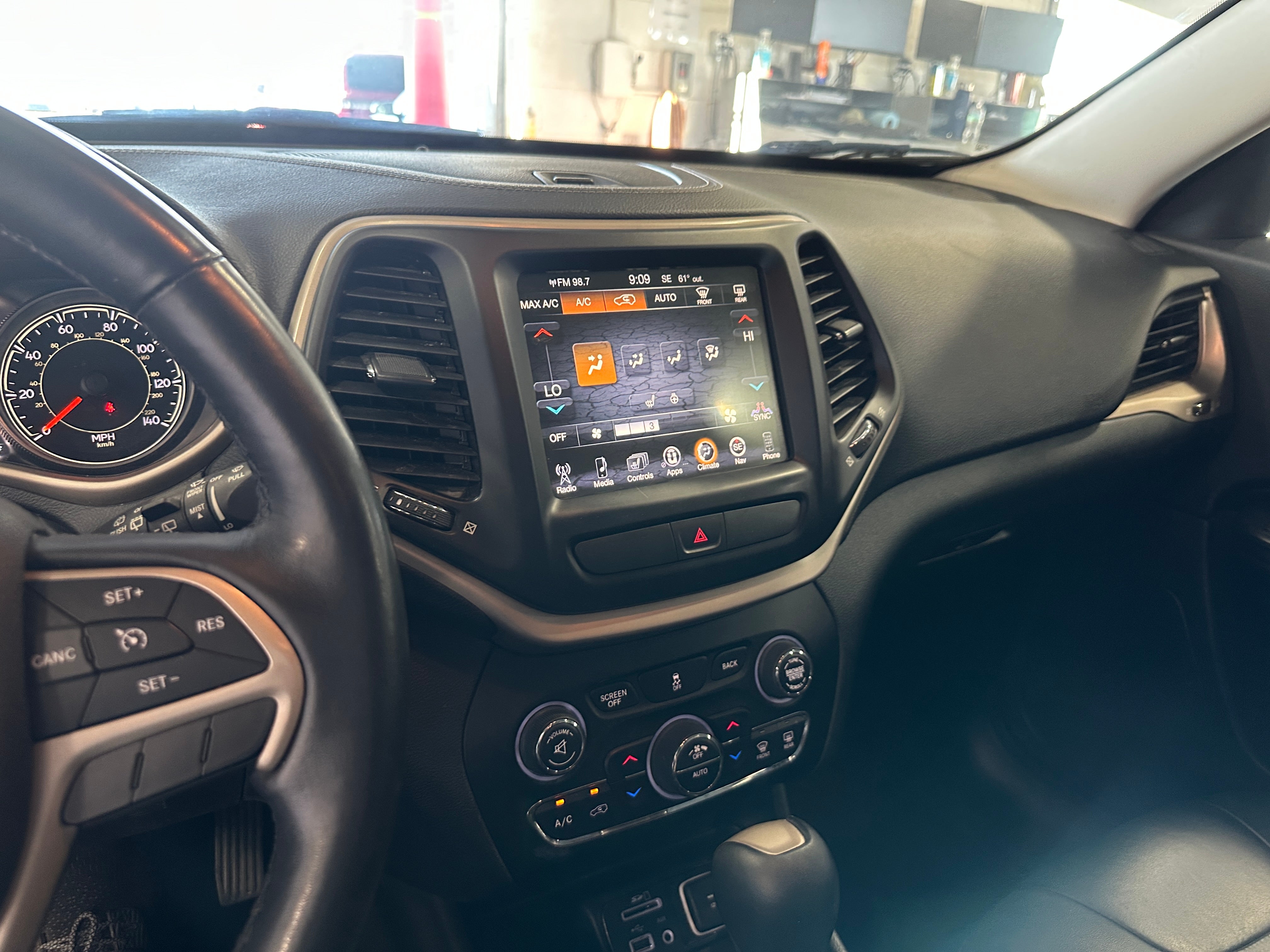 2015 Jeep Cherokee Limited Edition 3