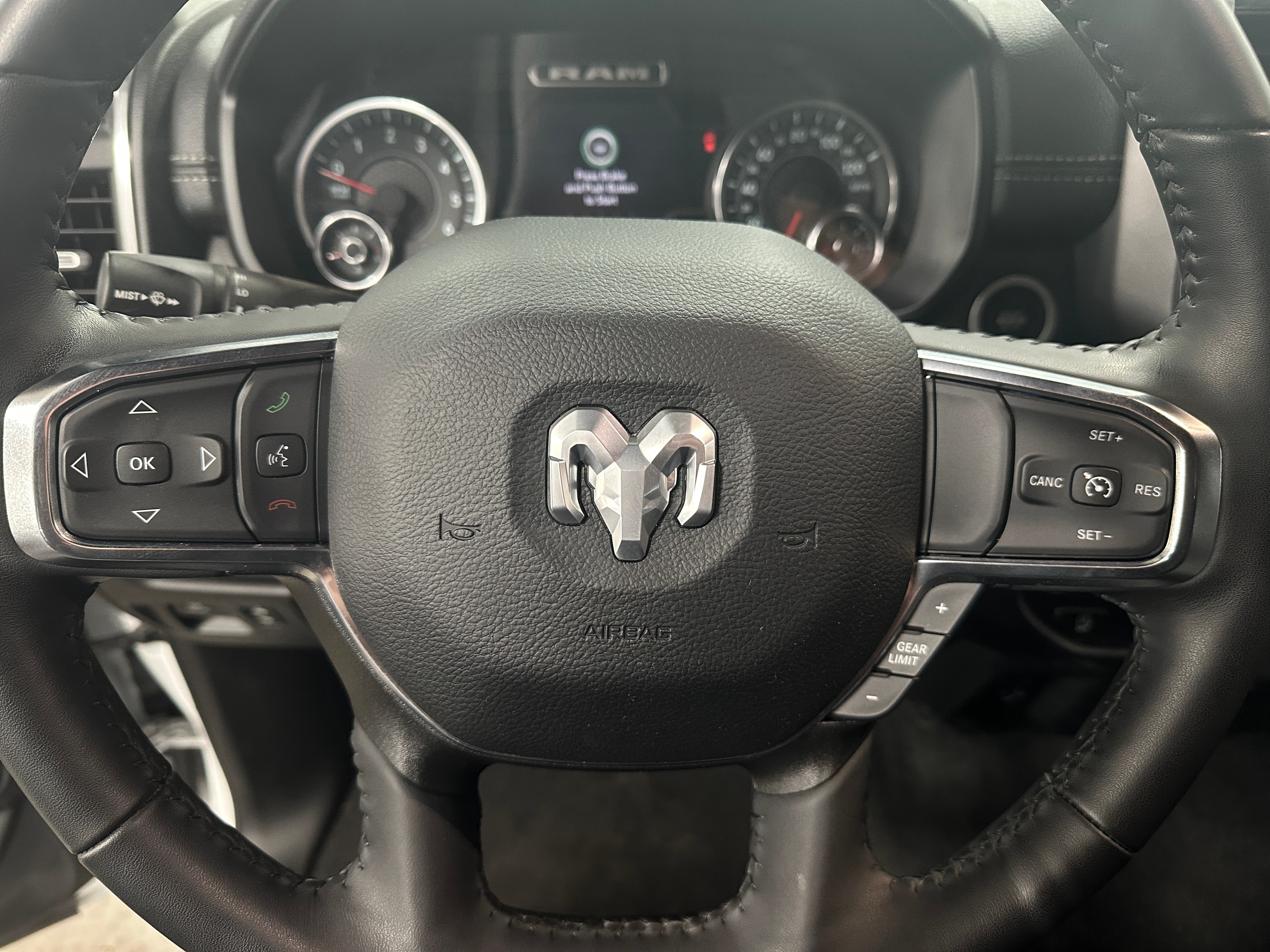 2024 RAM 1500 Laramie 4