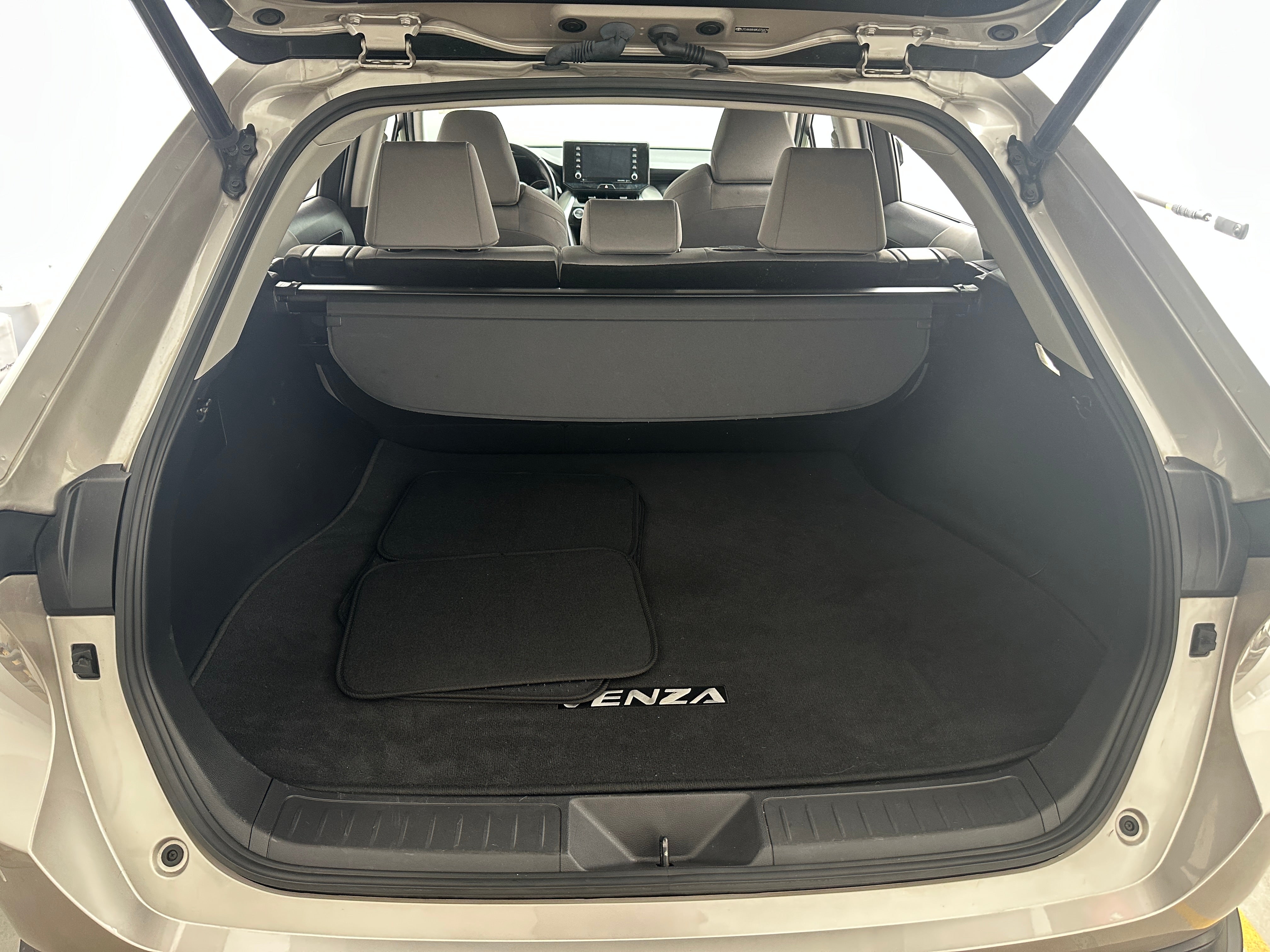 2021 Toyota Venza LE 7