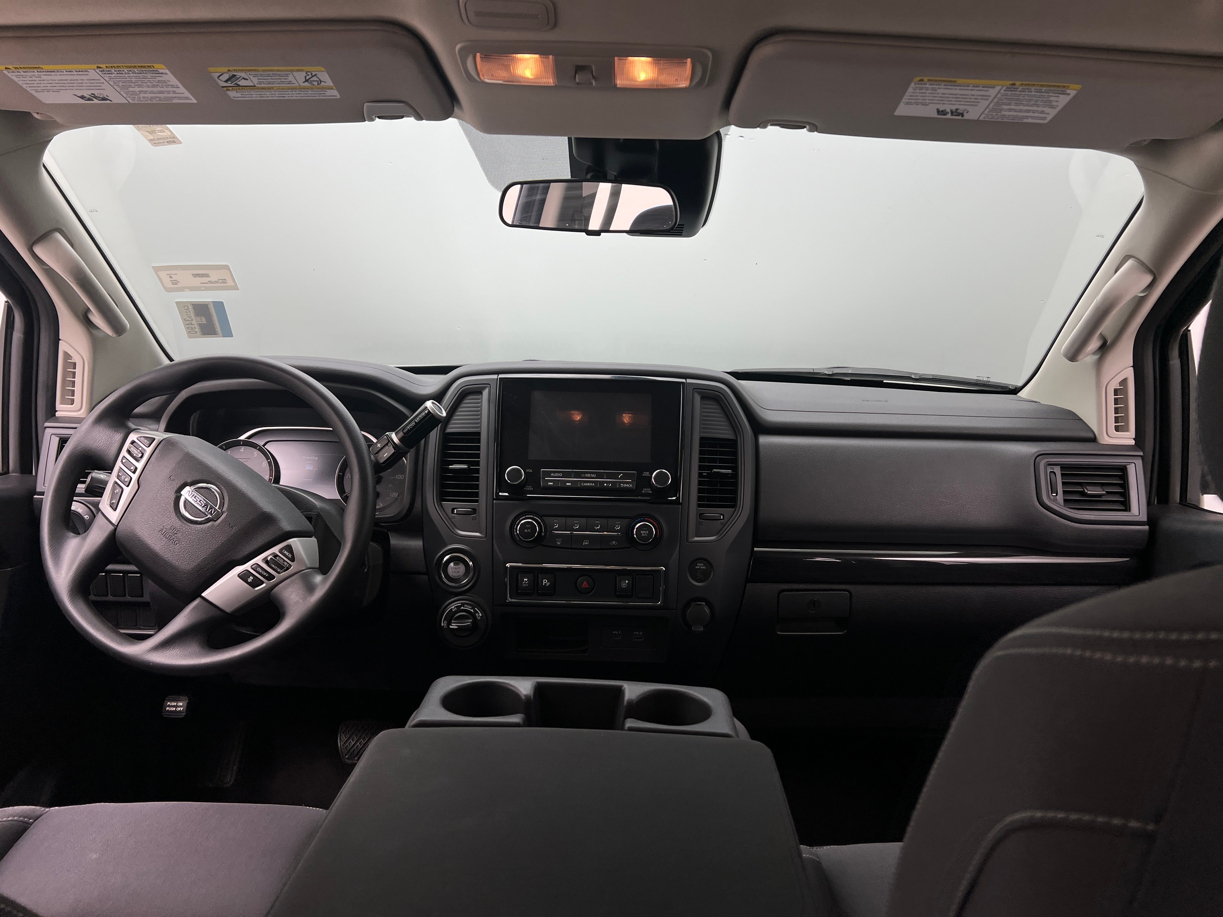 2022 Nissan Titan SV 3