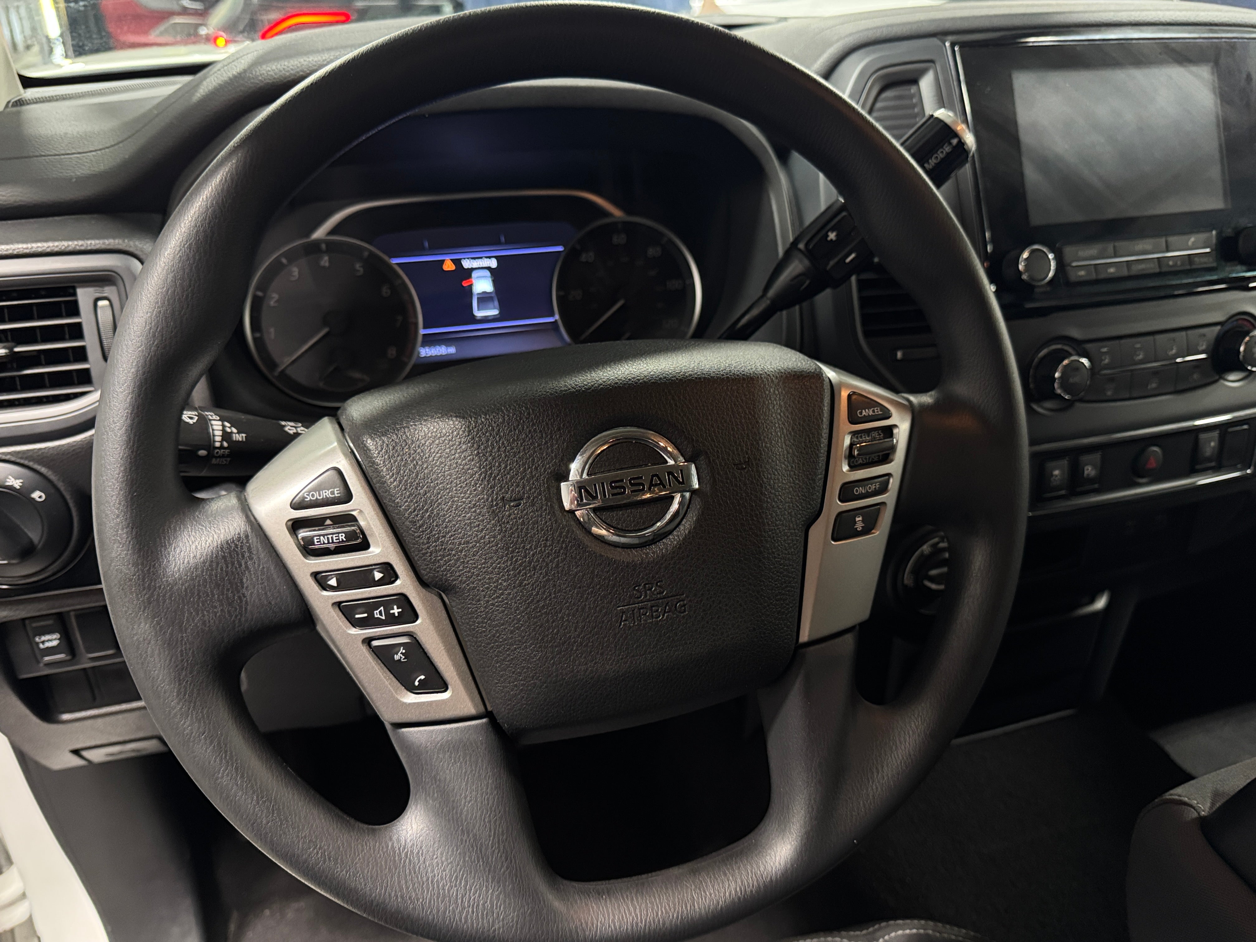 2022 Nissan Titan SV 5