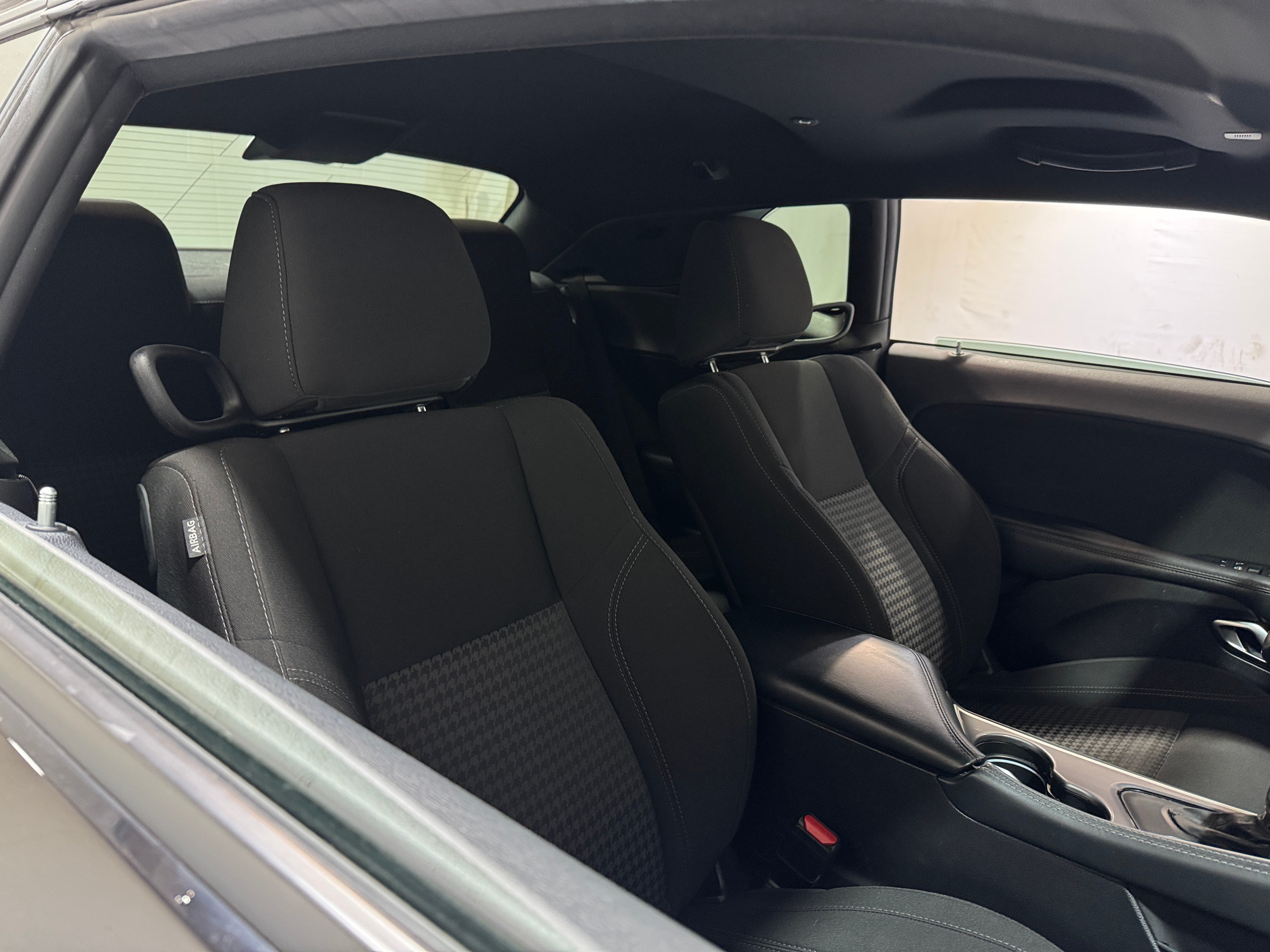 2022 Dodge Challenger SXT 2