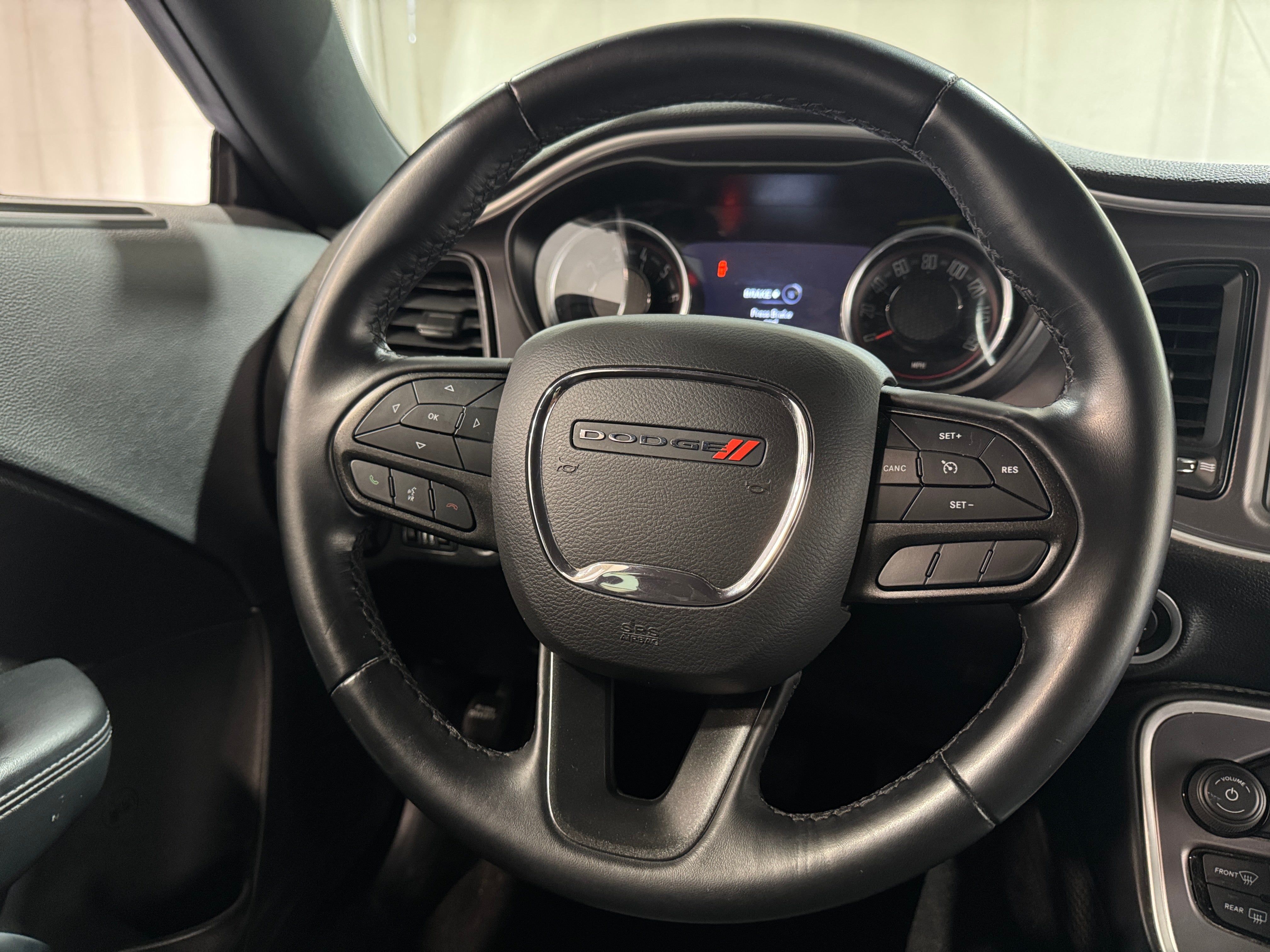 2022 Dodge Challenger SXT 4