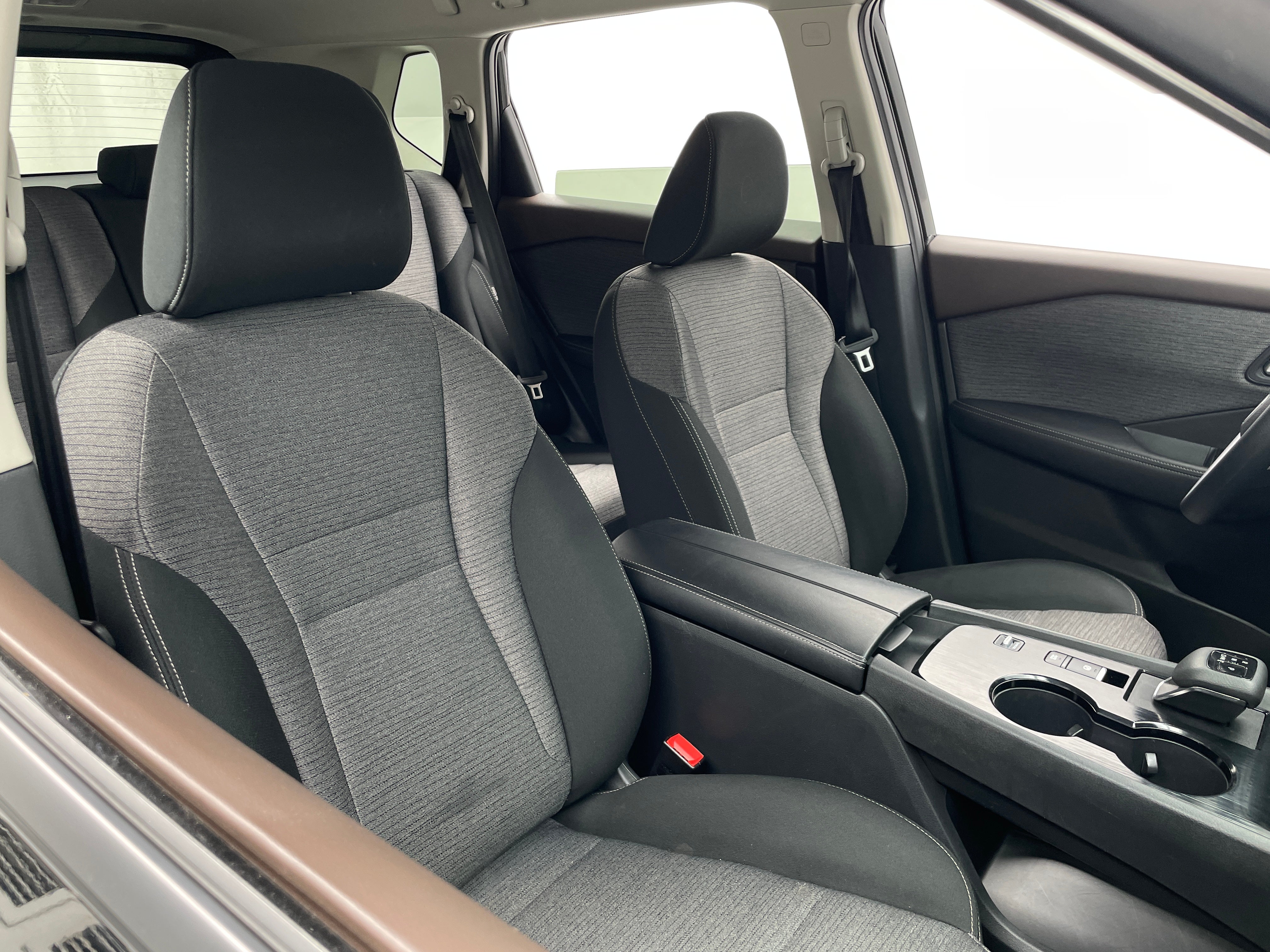 2023 Nissan Rogue SV 2
