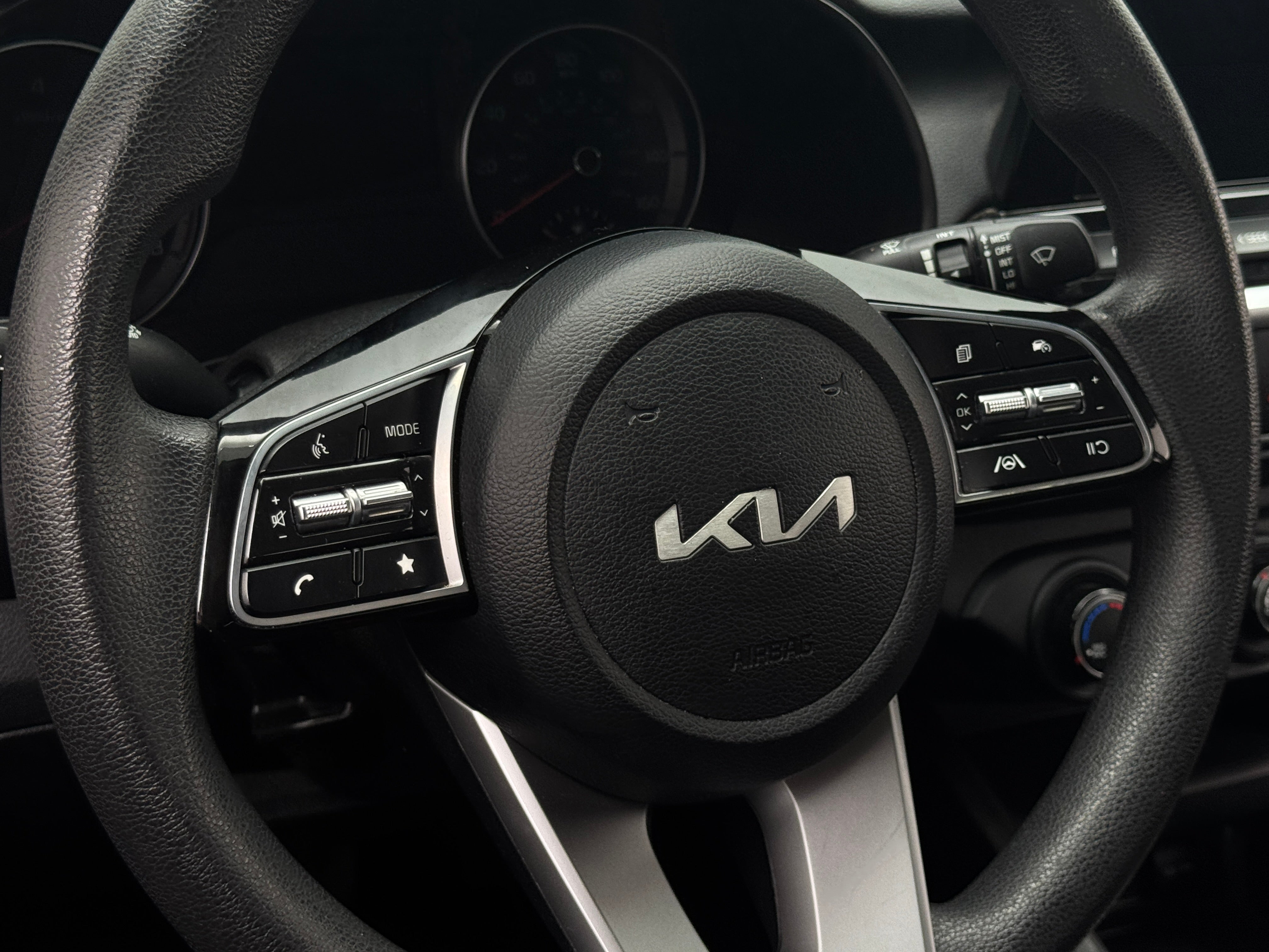 2023 Kia Forte LXS 5