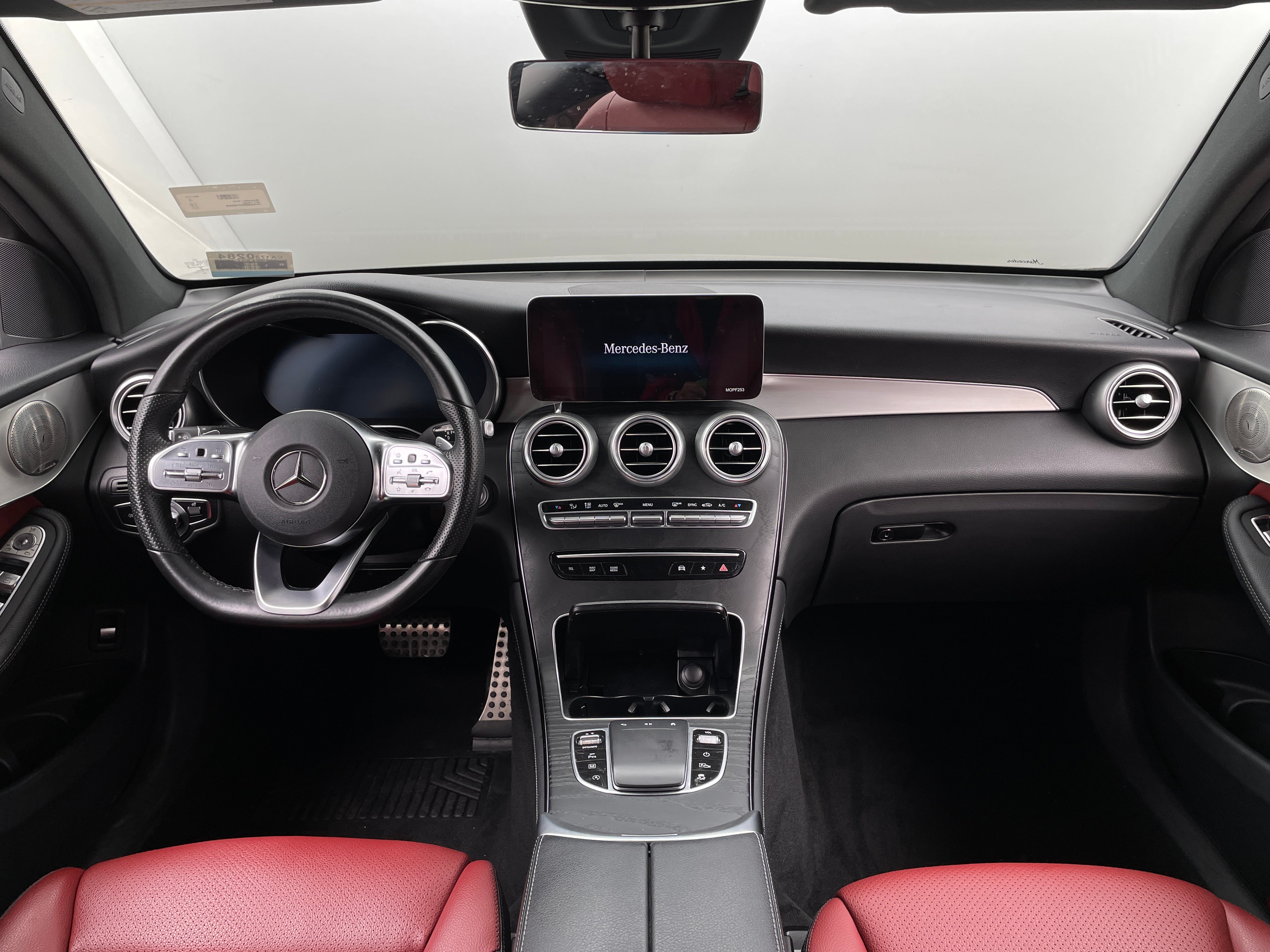 2021 Mercedes-Benz GLC 300 2
