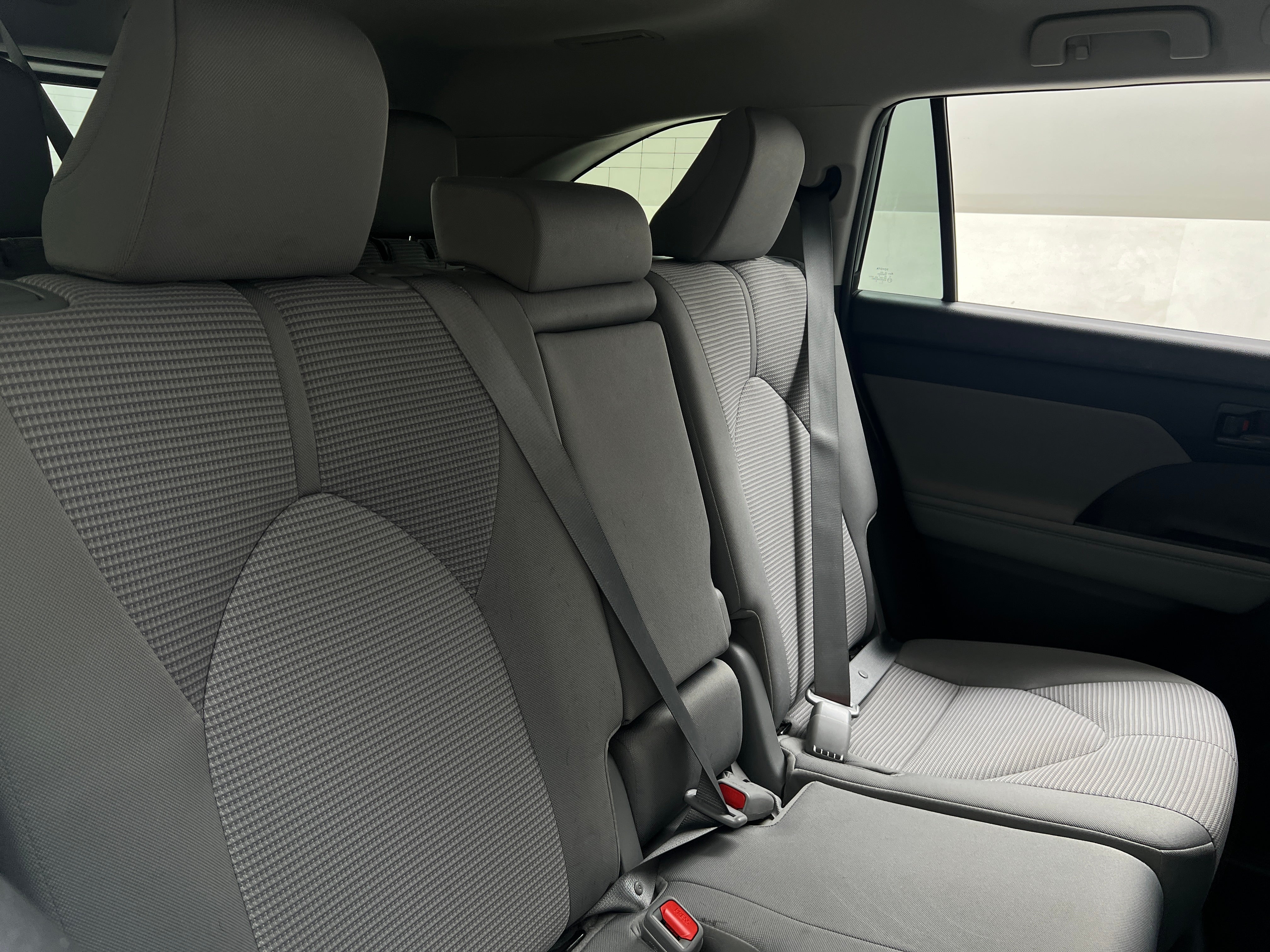 2023 Toyota Highlander LE 6