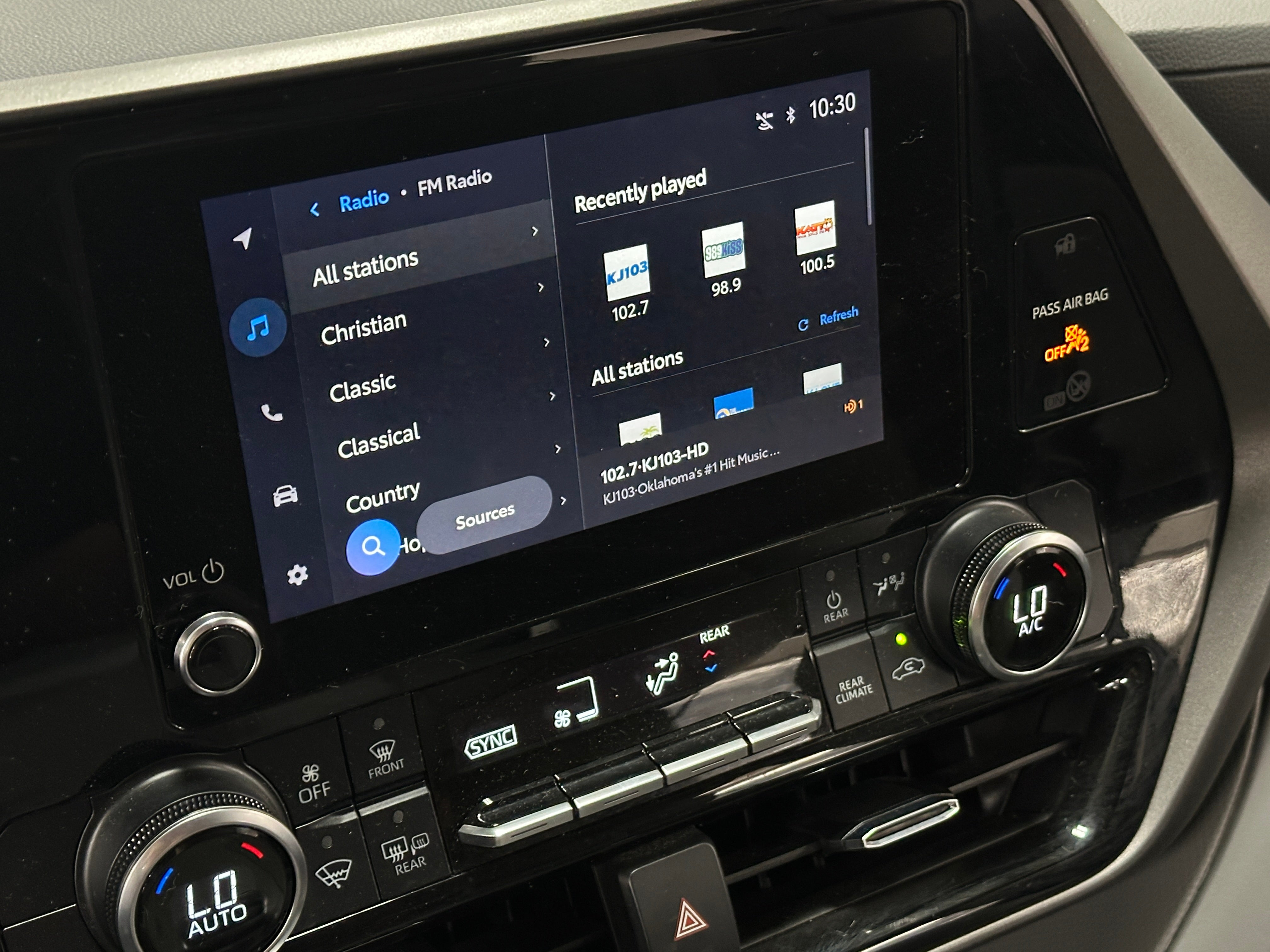 2023 Toyota Highlander LE 4