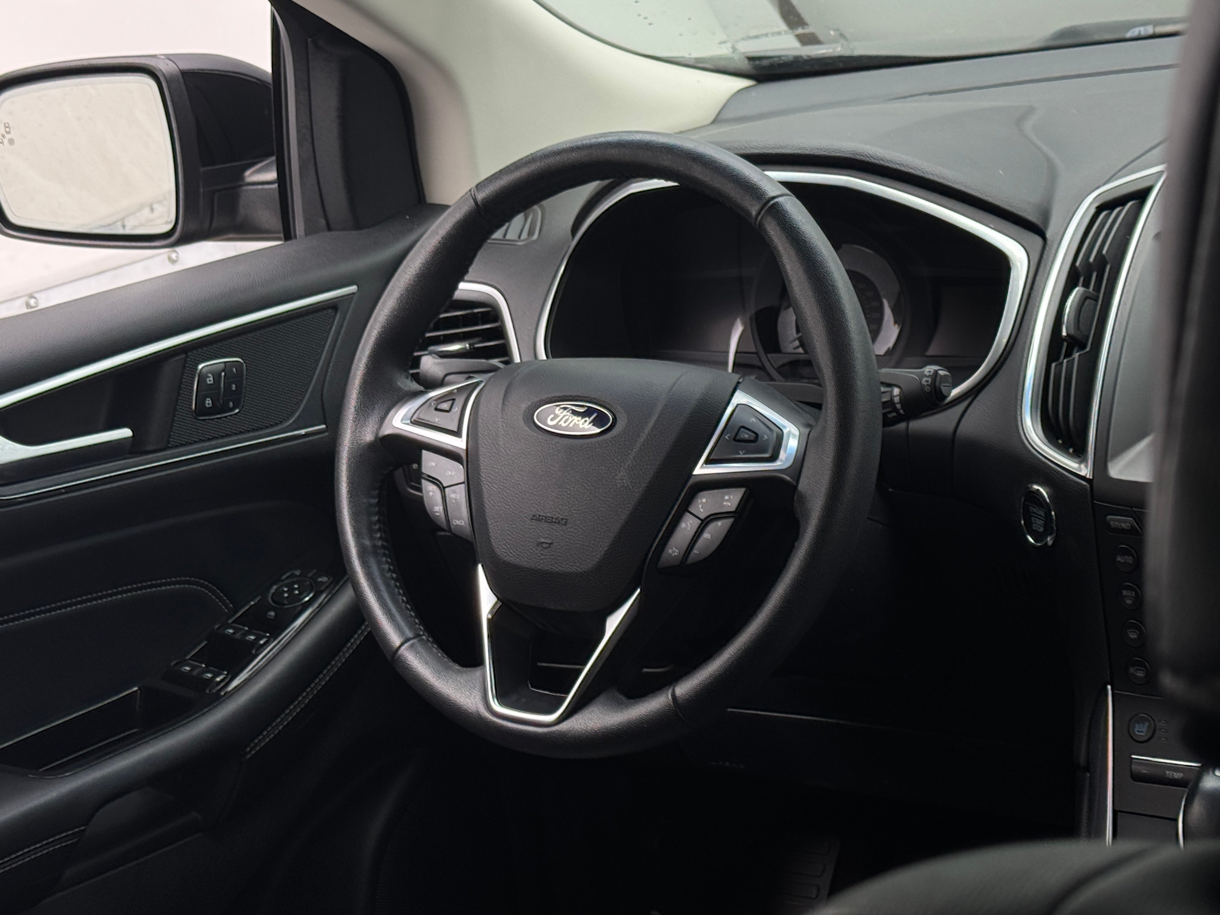 2017 Ford Edge Titanium 4
