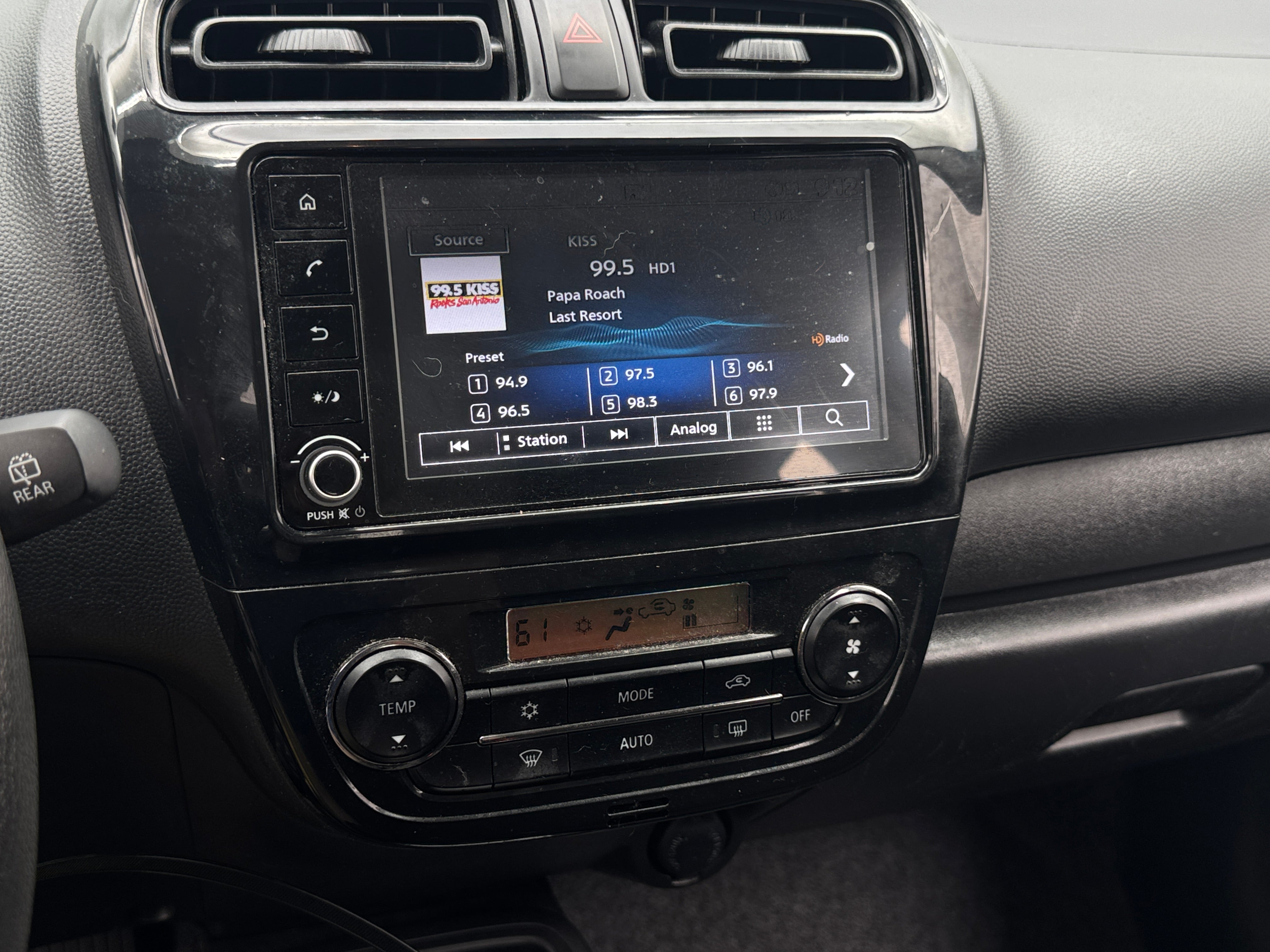 2022 Mitsubishi Mirage ES 4