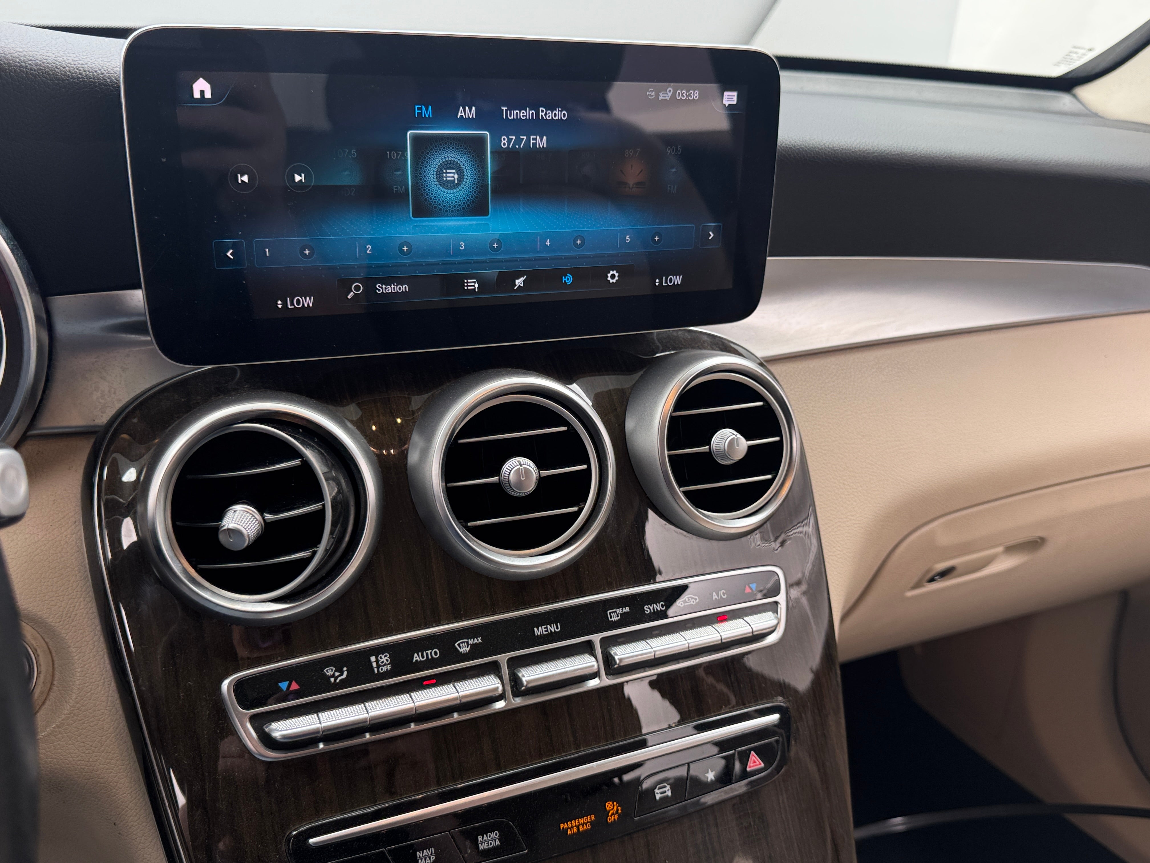2021 Mercedes-Benz GLC 300 3