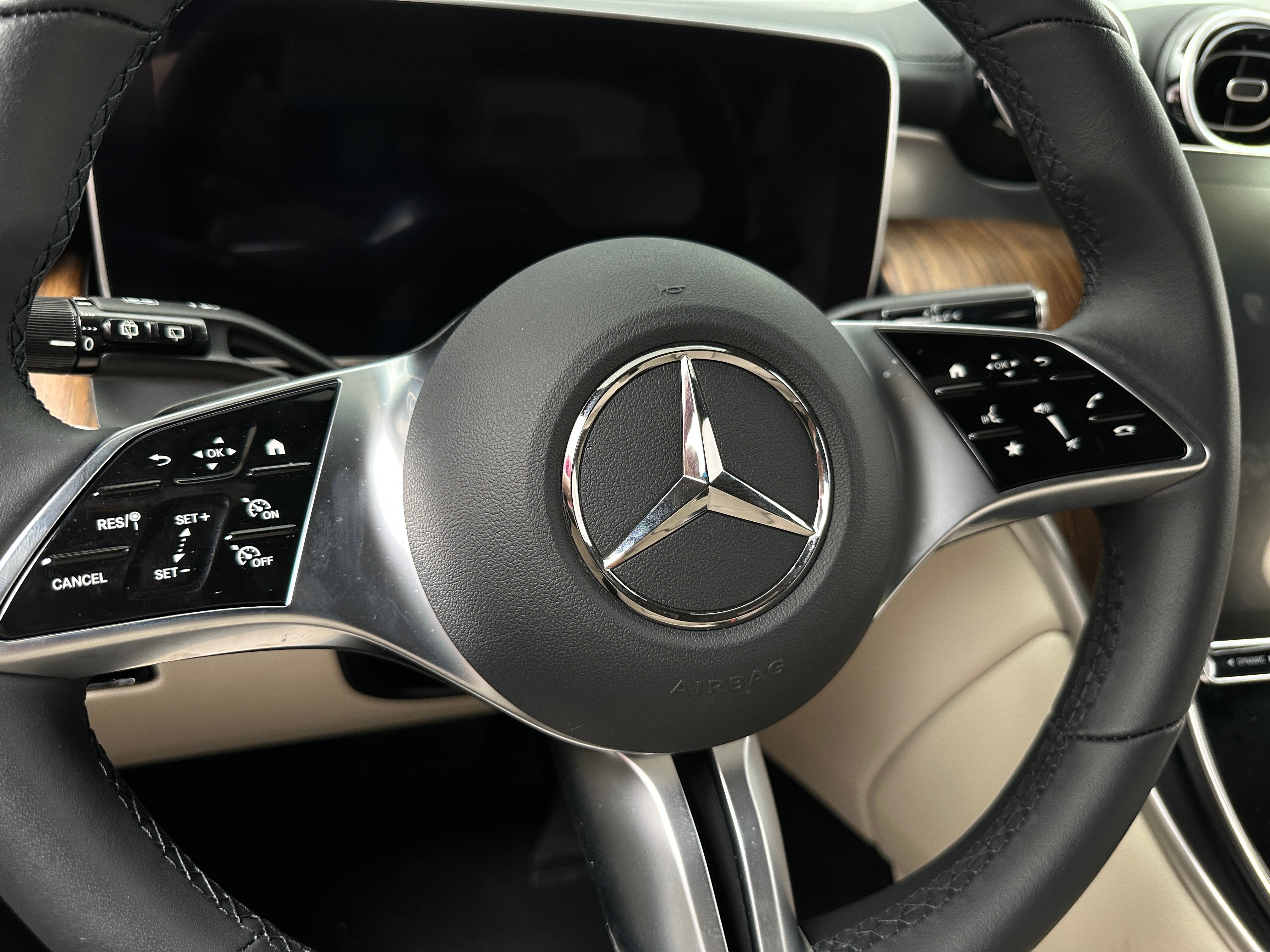 2024 Mercedes-Benz GLC 300 4